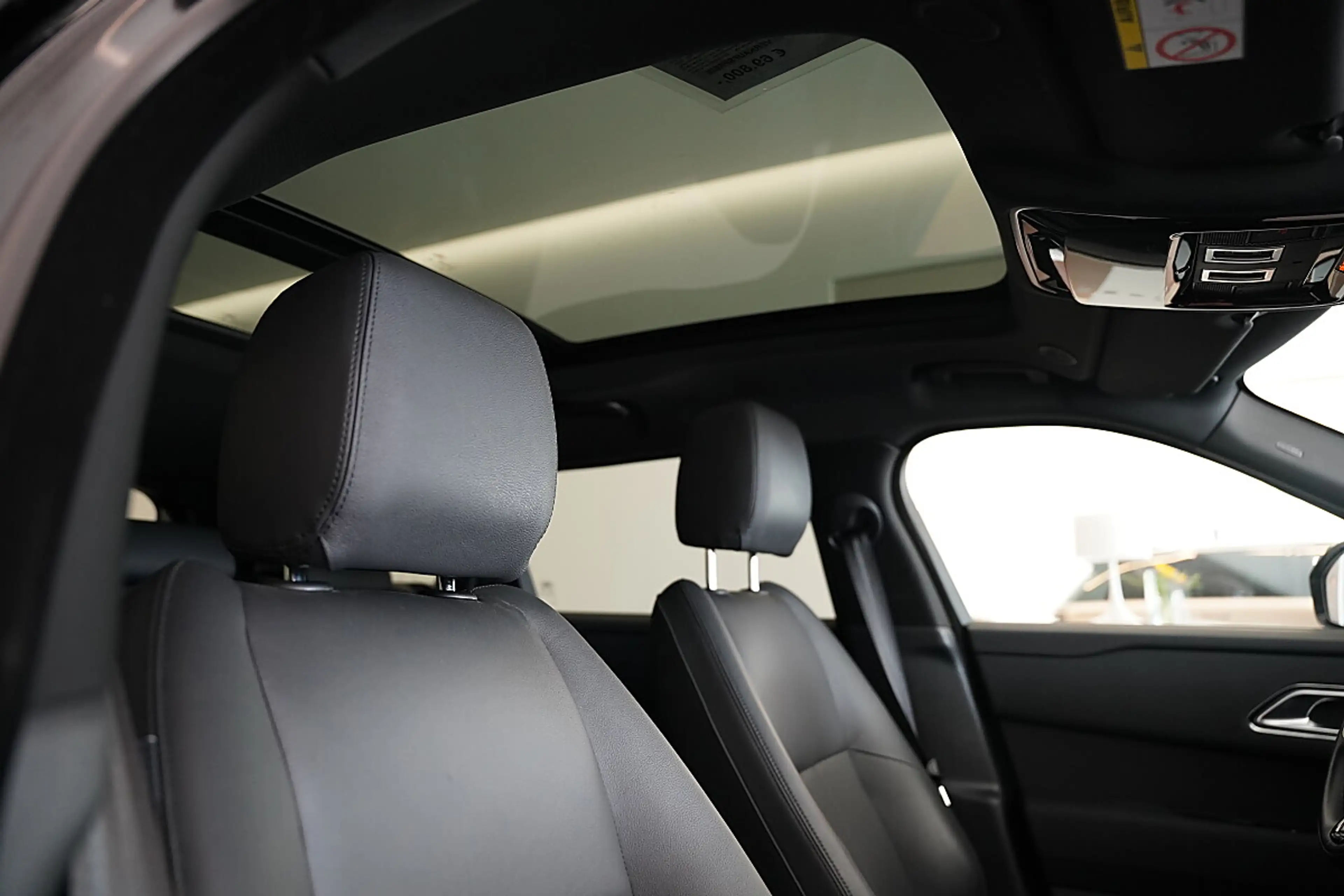 Land Rover Range Rover Velar Dynamic SE P400e — photo 4