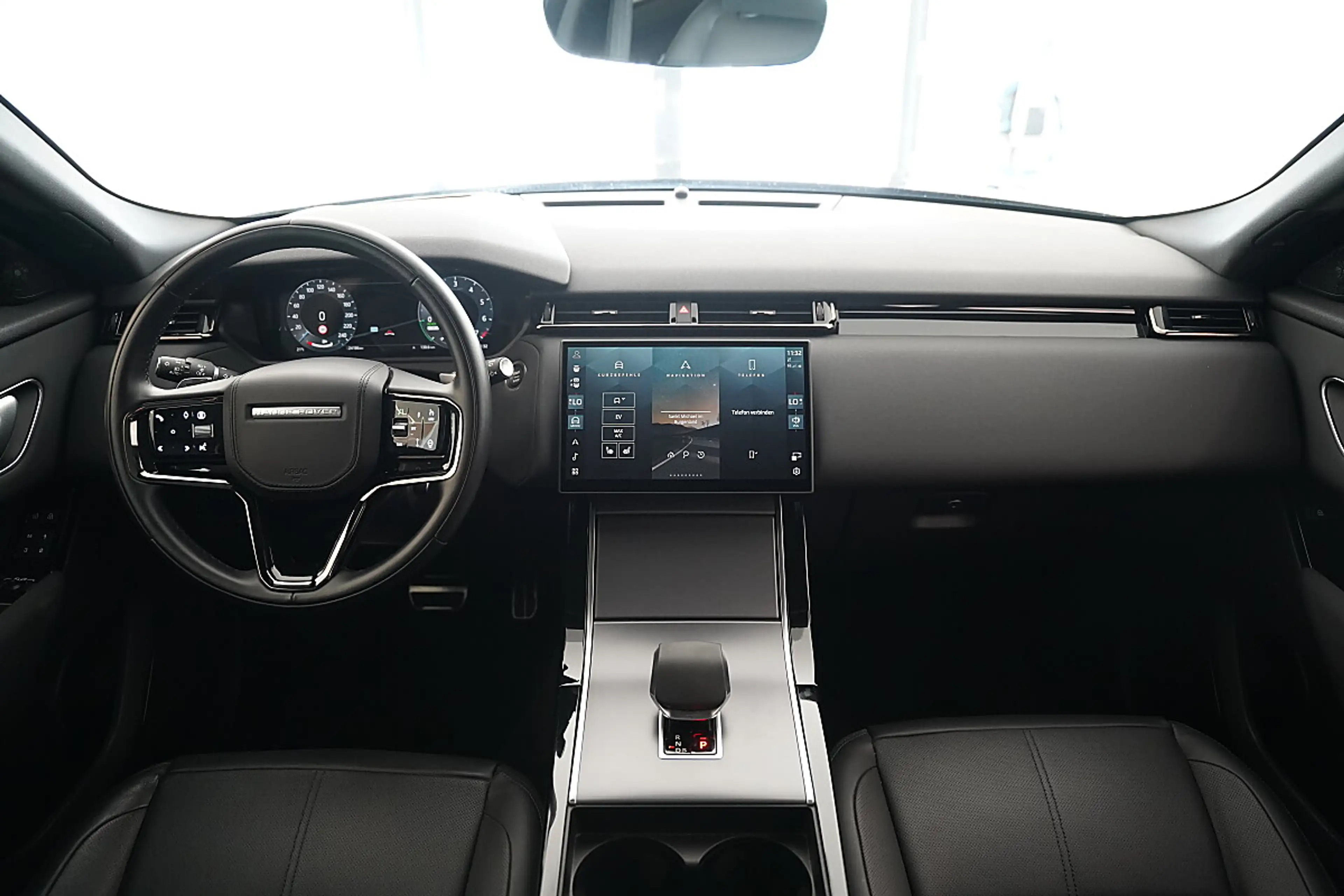 Land Rover Range Rover Velar Dynamic SE P400e — photo 7