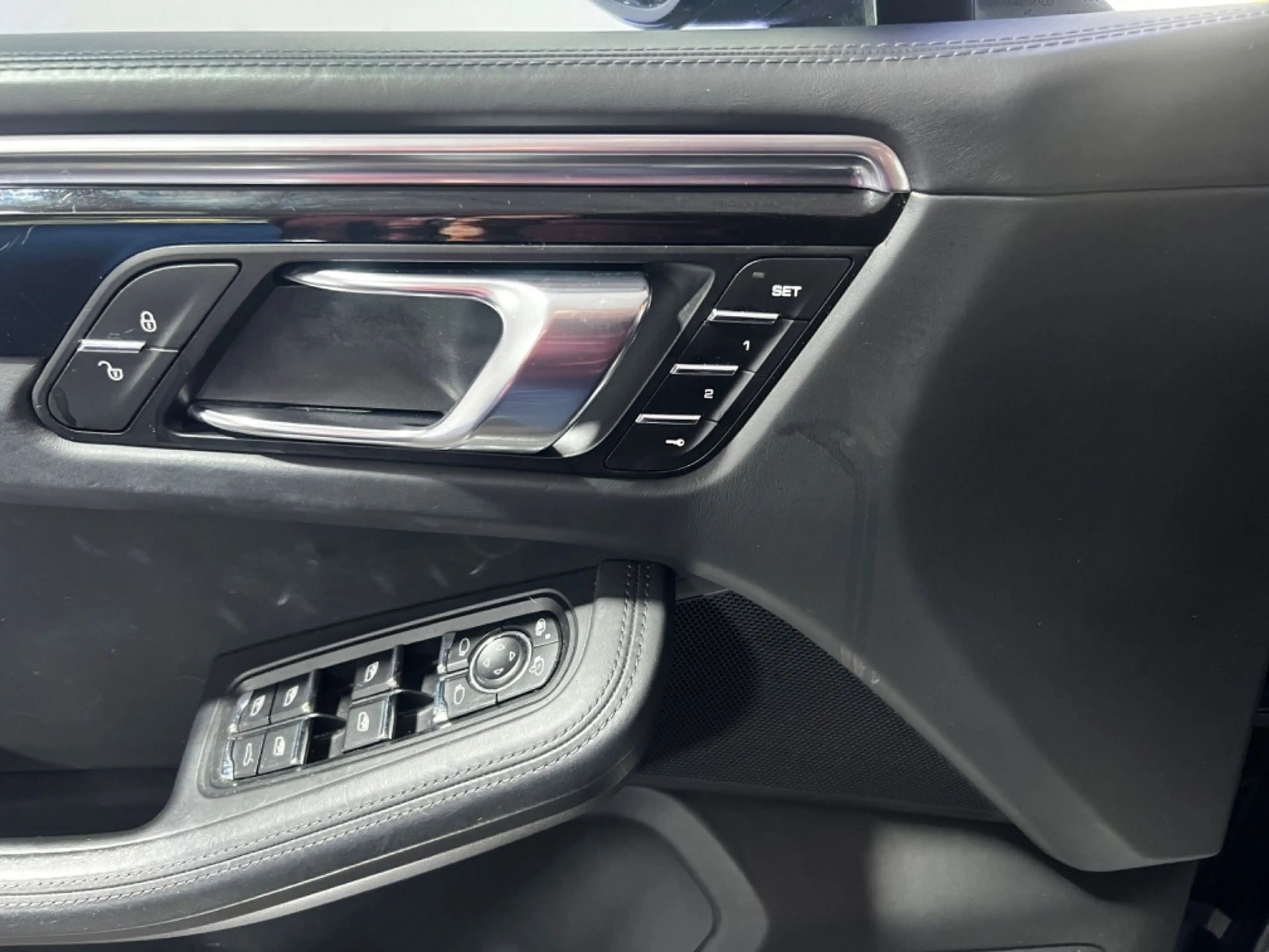 Porsche Macan S Diesel 1HD PANO LUFT ACC CAM 14WEGE SPUR — photo 15