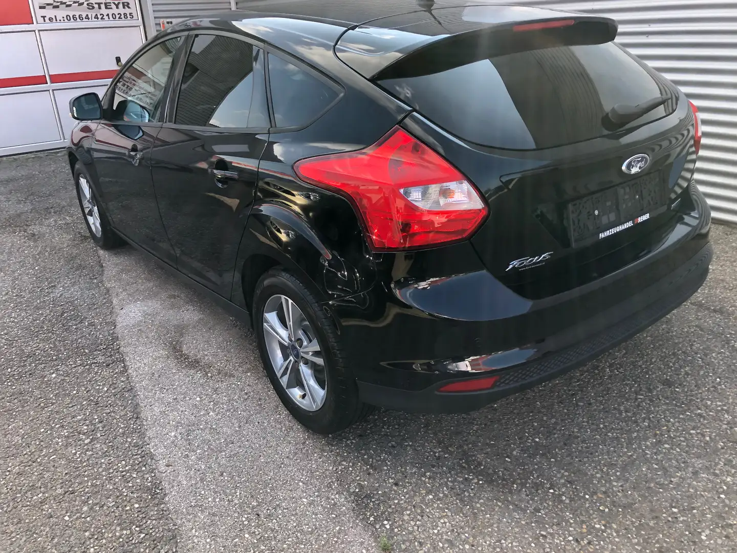 Ford Focus Easy 1,0 EcoBoost# ÖAMTC-PICKERL GANZ NEU #TOP Schwarz - 2