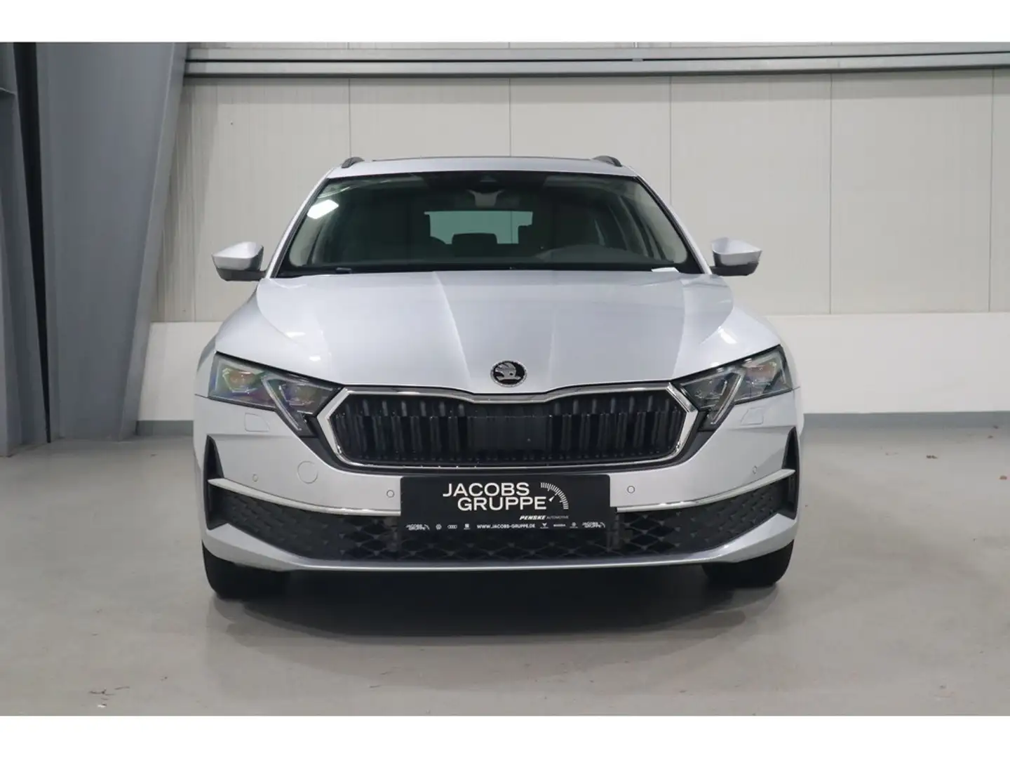 Skoda Octavia Combi 2.0 TDI Tour Navi,AHK,Pano,Cam, Silber - 2