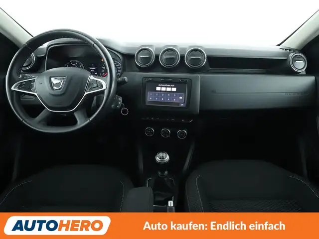 Dacia Duster view 12