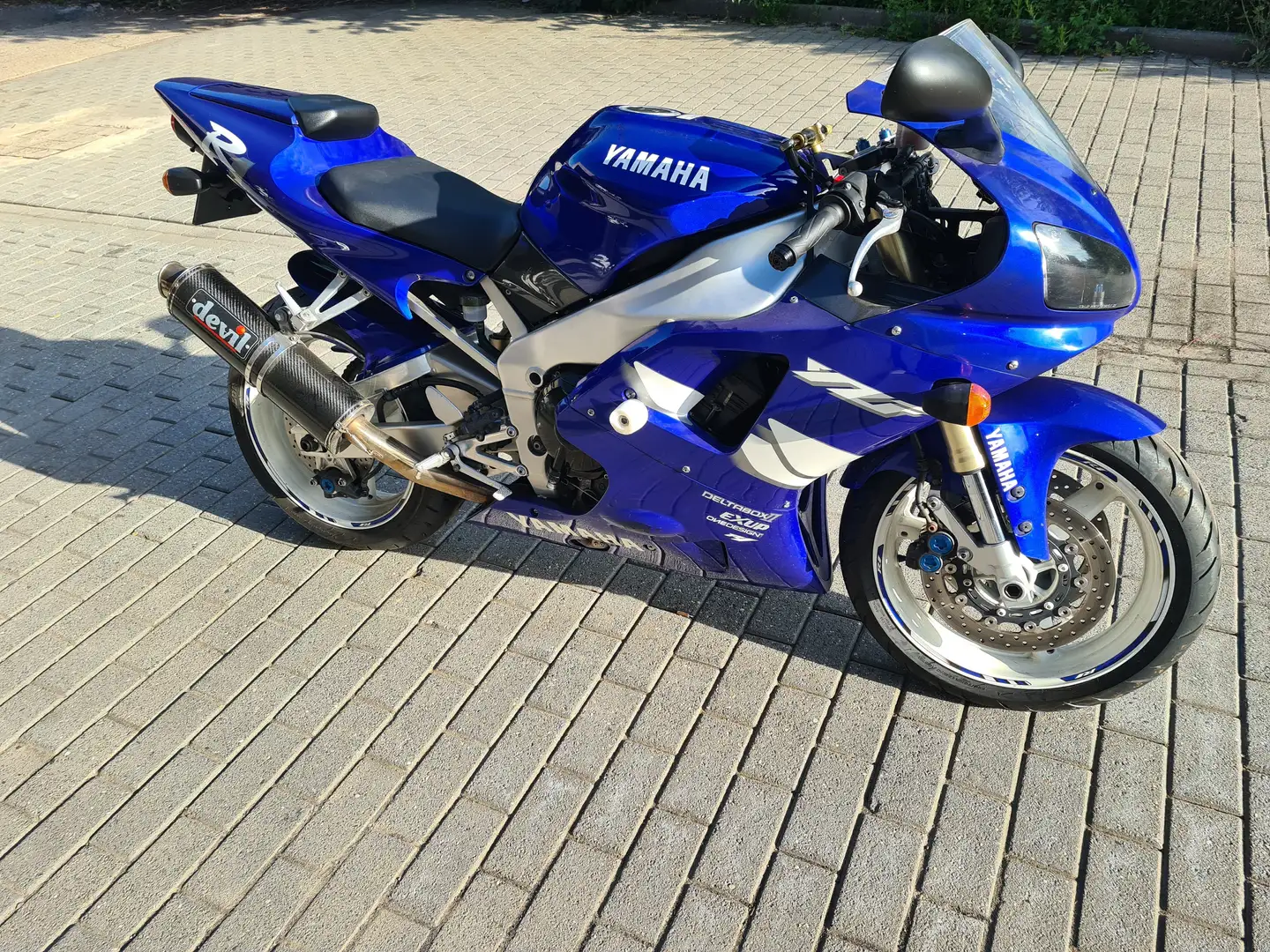 Yamaha YZF-R1 Azul - 1