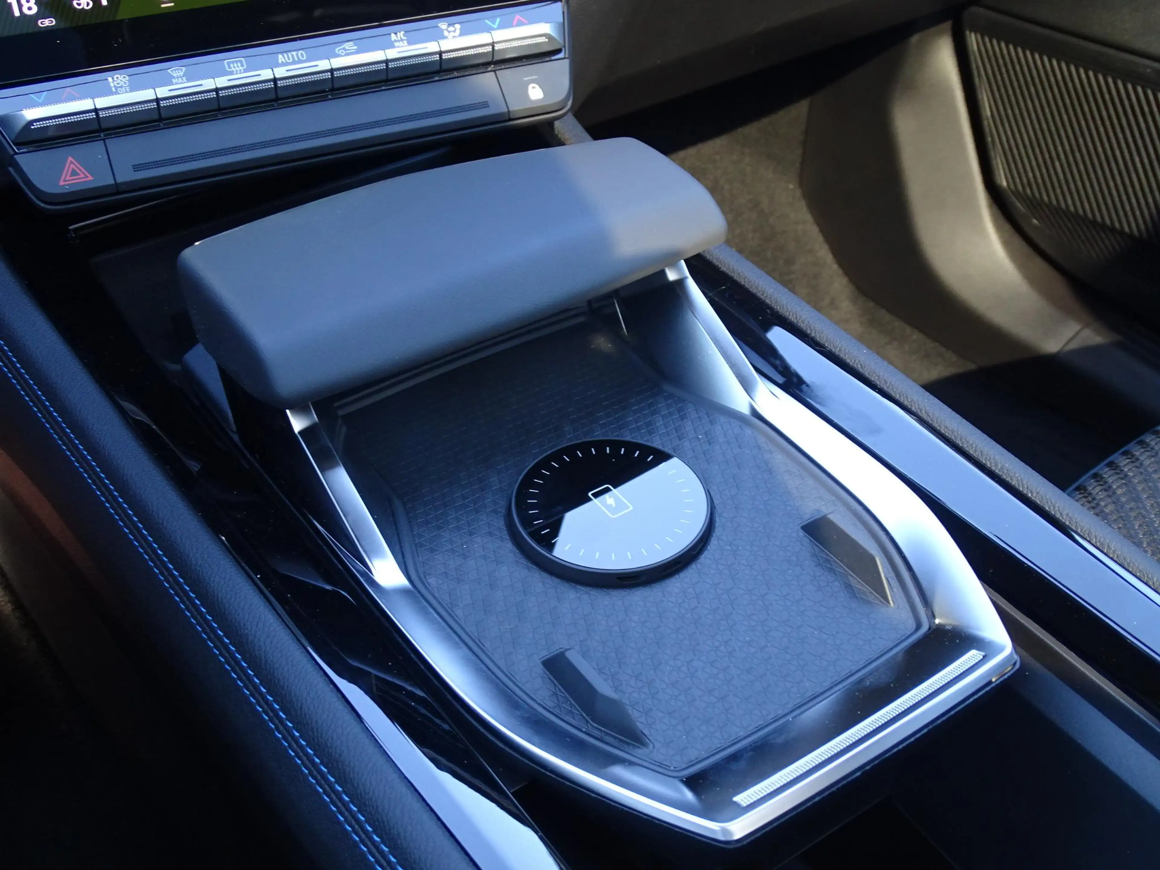 Renault Espace E-Tech full hybrid 200 esprit Alpine 7p. PACK INIT — photo 47