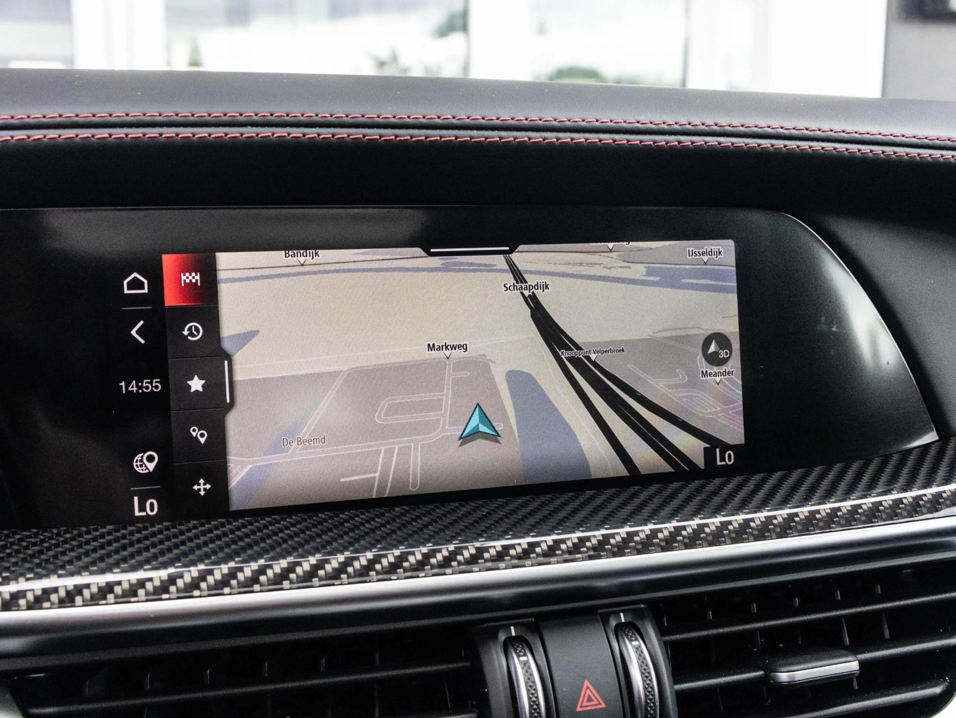 Alfa Romeo Stelvio 2.0 T AWD Estrema | Pano | Quadrifoglio Carbon int — photo 11