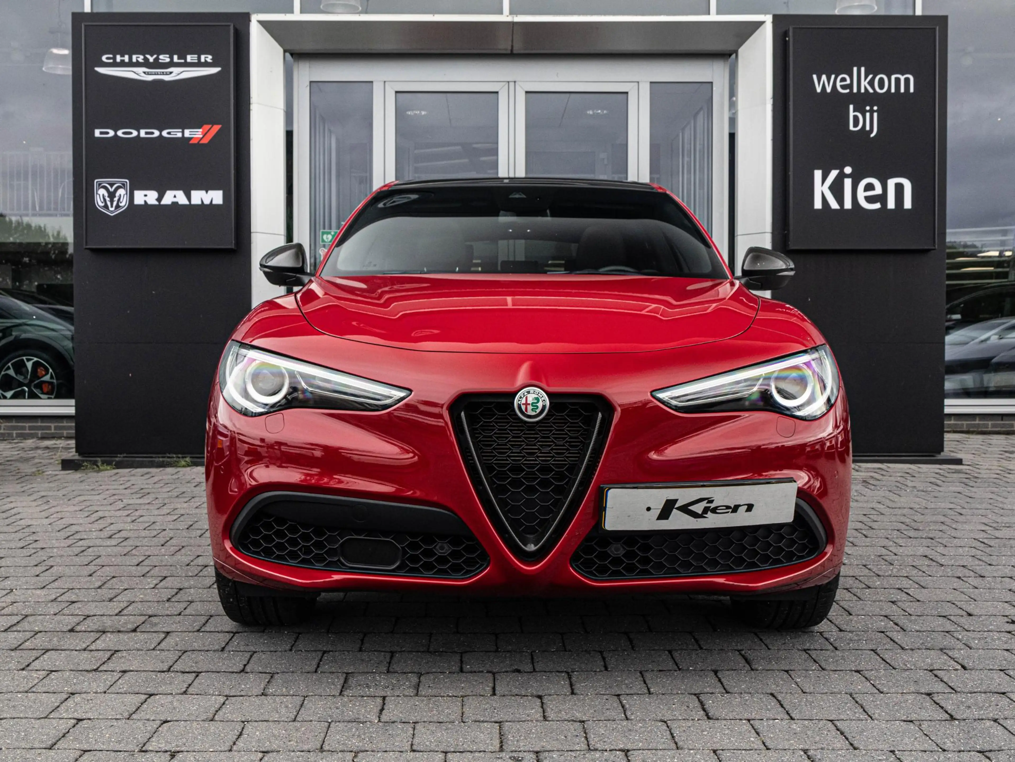 Alfa Romeo Stelvio 2.0 T AWD Estrema | Pano | Quadrifoglio Carbon int — photo 19