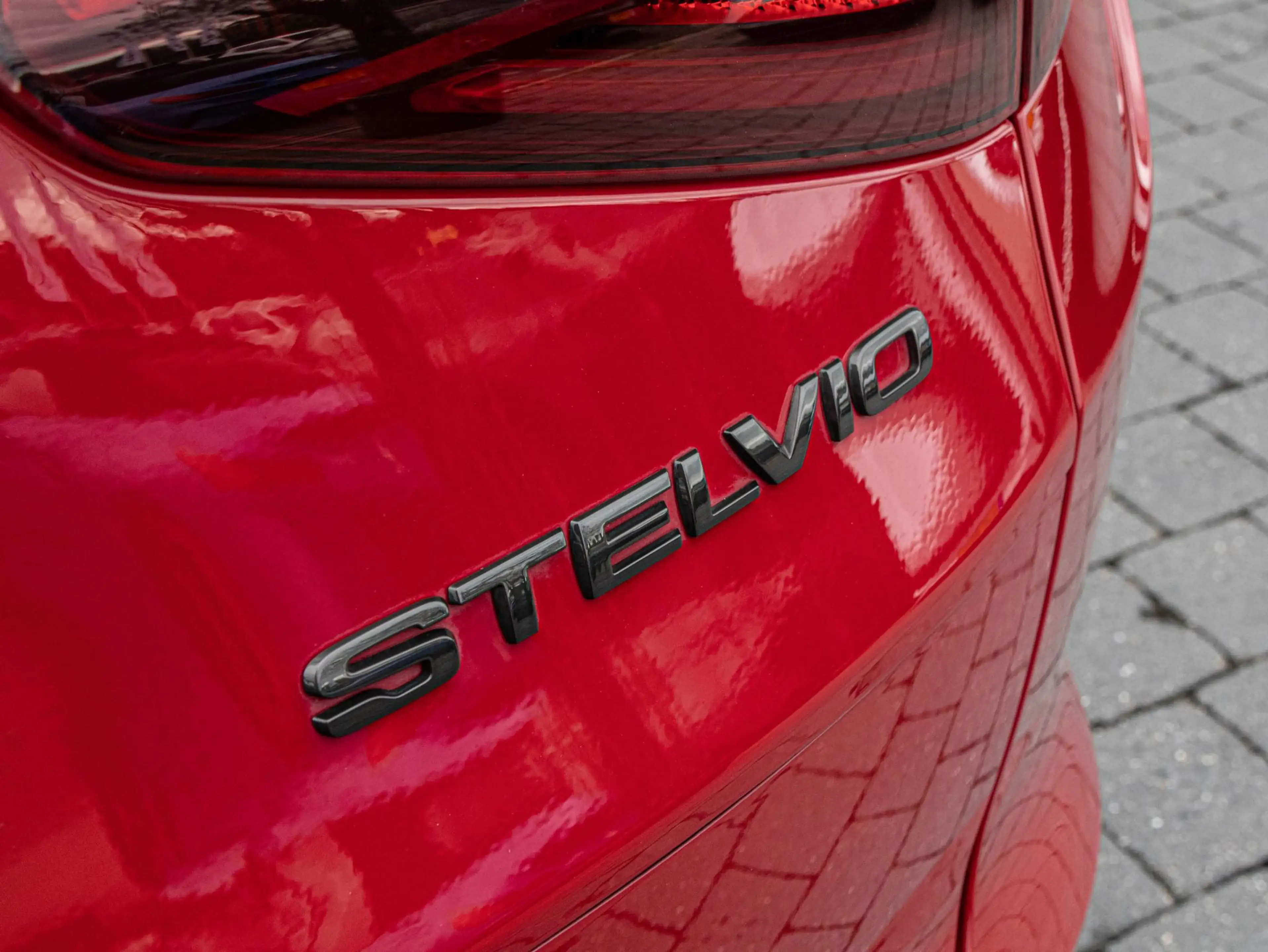 Alfa Romeo Stelvio 2.0 T AWD Estrema | Pano | Quadrifoglio Carbon int — photo 37