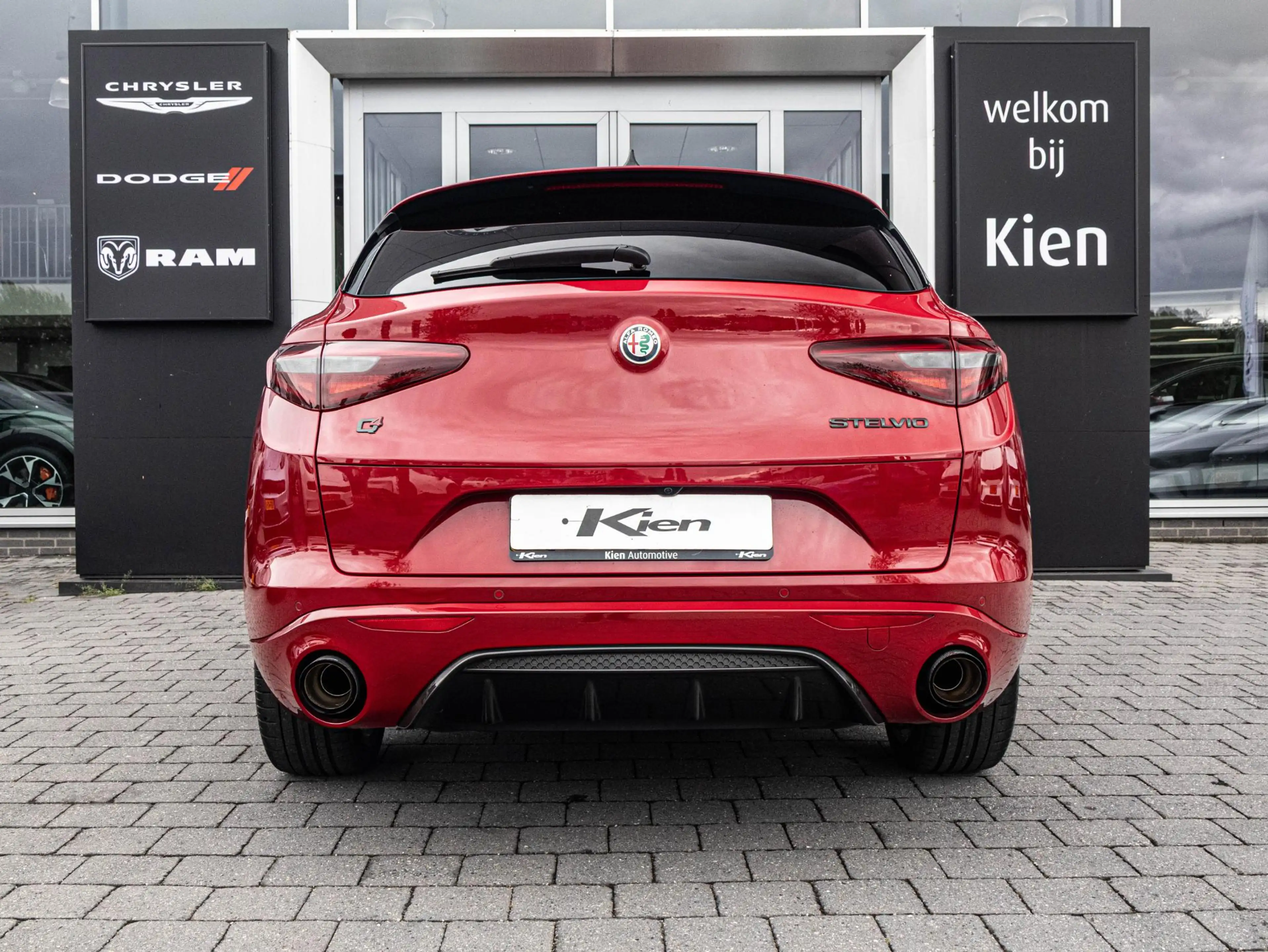 Alfa Romeo Stelvio 2.0 T AWD Estrema | Pano | Quadrifoglio Carbon int — photo 22