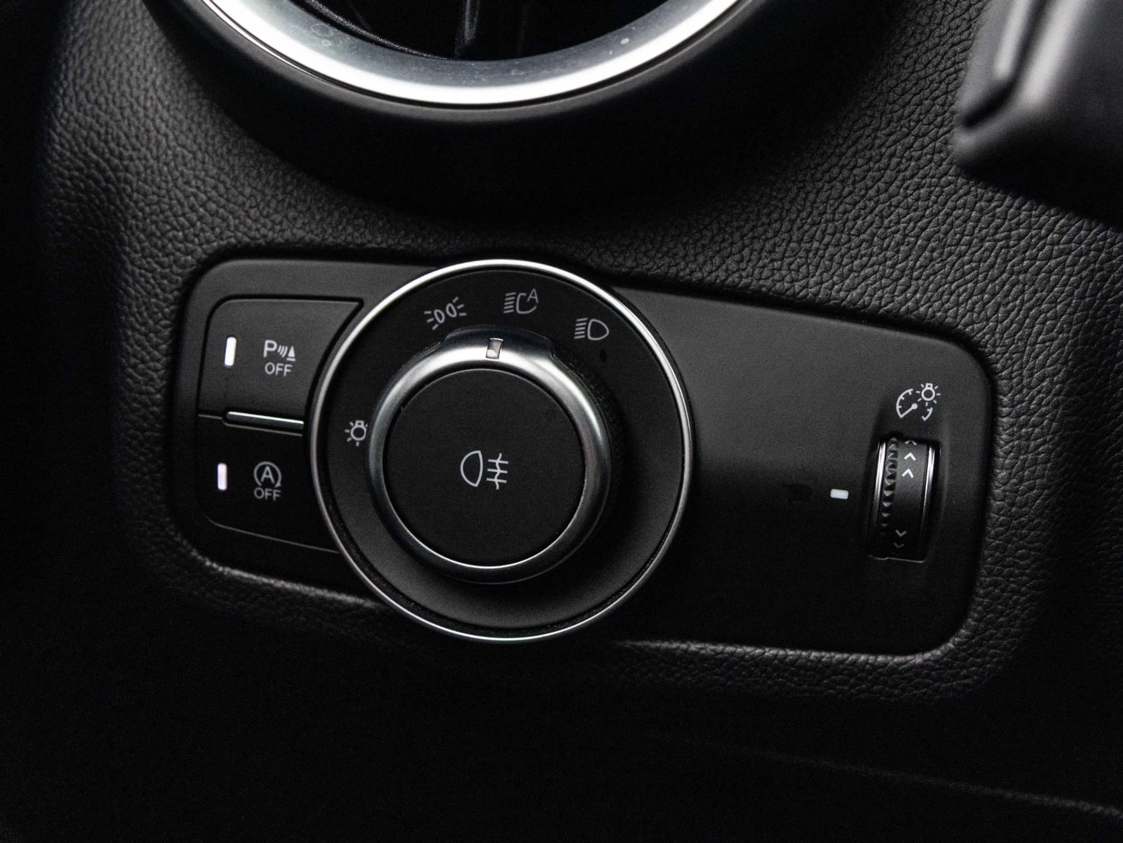 Alfa Romeo Stelvio 2.0 T AWD Estrema | Pano | Quadrifoglio Carbon int — photo 41