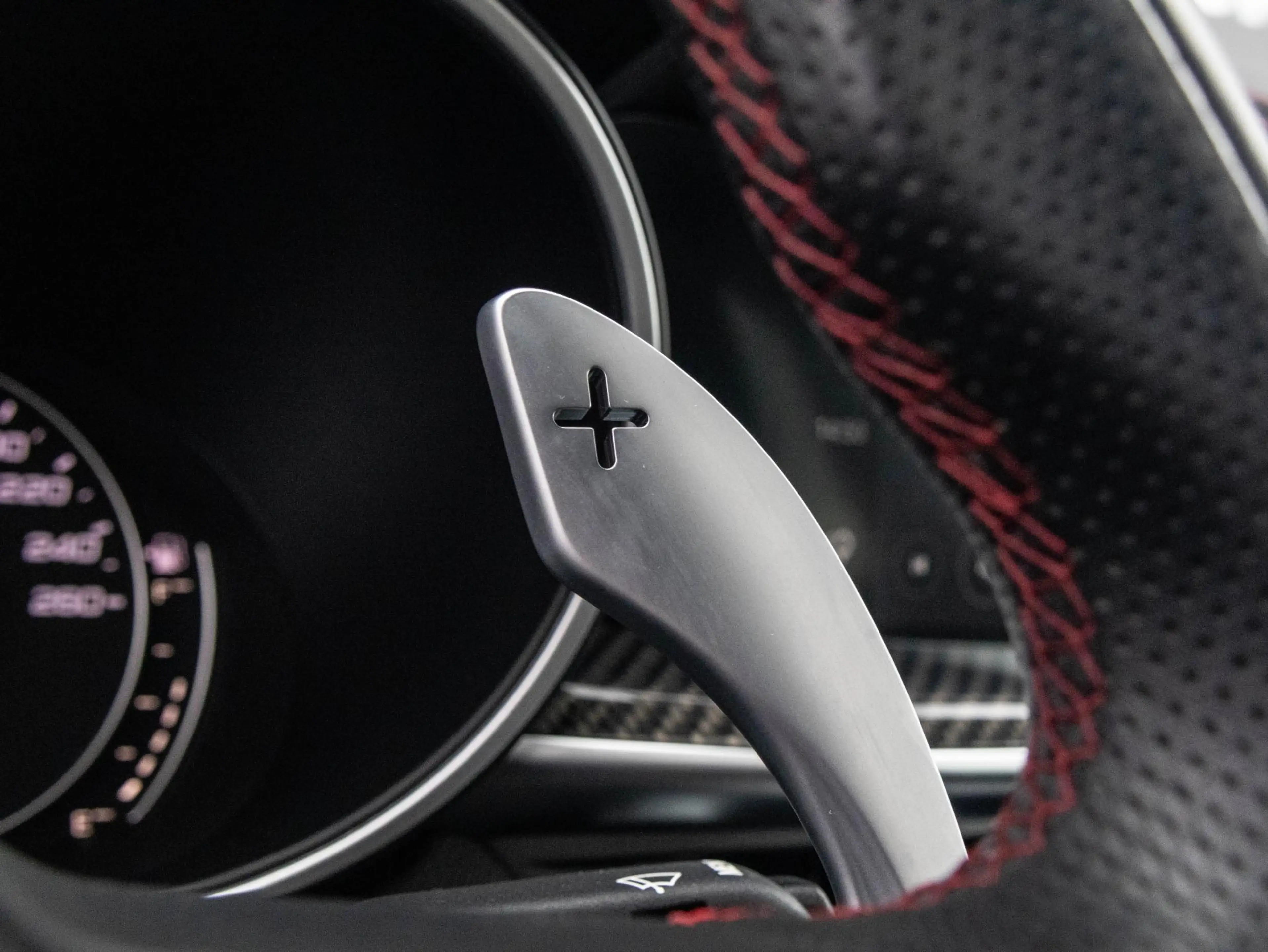 Alfa Romeo Stelvio 2.0 T AWD Estrema | Pano | Quadrifoglio Carbon int — photo 17