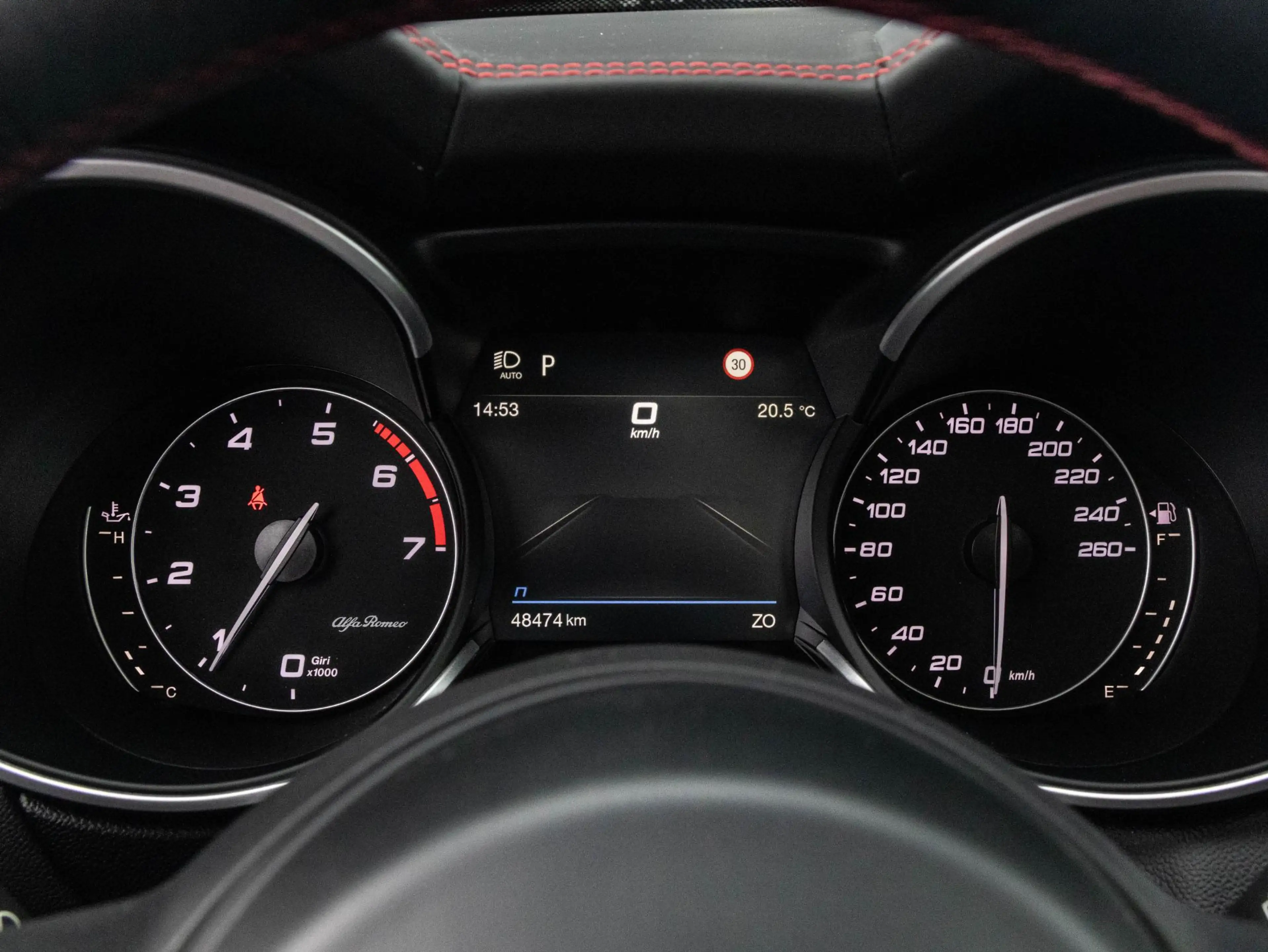 Alfa Romeo Stelvio 2.0 T AWD Estrema | Pano | Quadrifoglio Carbon int — photo 31