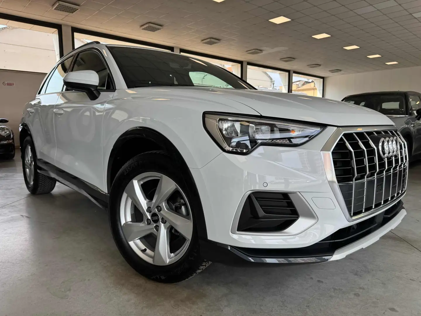 Audi Q3 35 TDI S tronic Business Advanced Bianco - 2