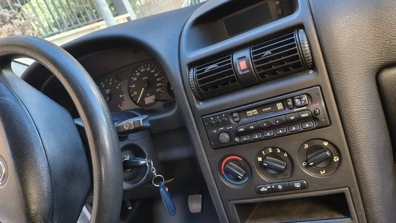 Opel Astra 5p 1.6i 16v CDX, foto 3
