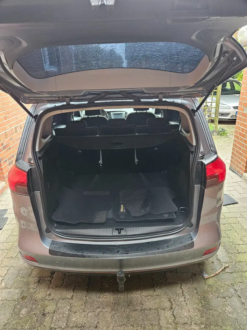 Opel Zafira Tourer Grau - 2