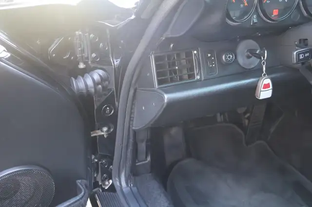 Porsche 911 view 10