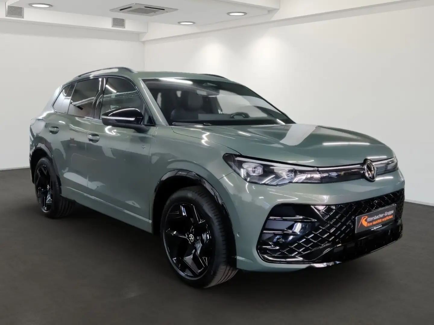 Volkswagen Tiguan R-Line 2,0 TDI SCR 7-Gang DSG Grün - 2