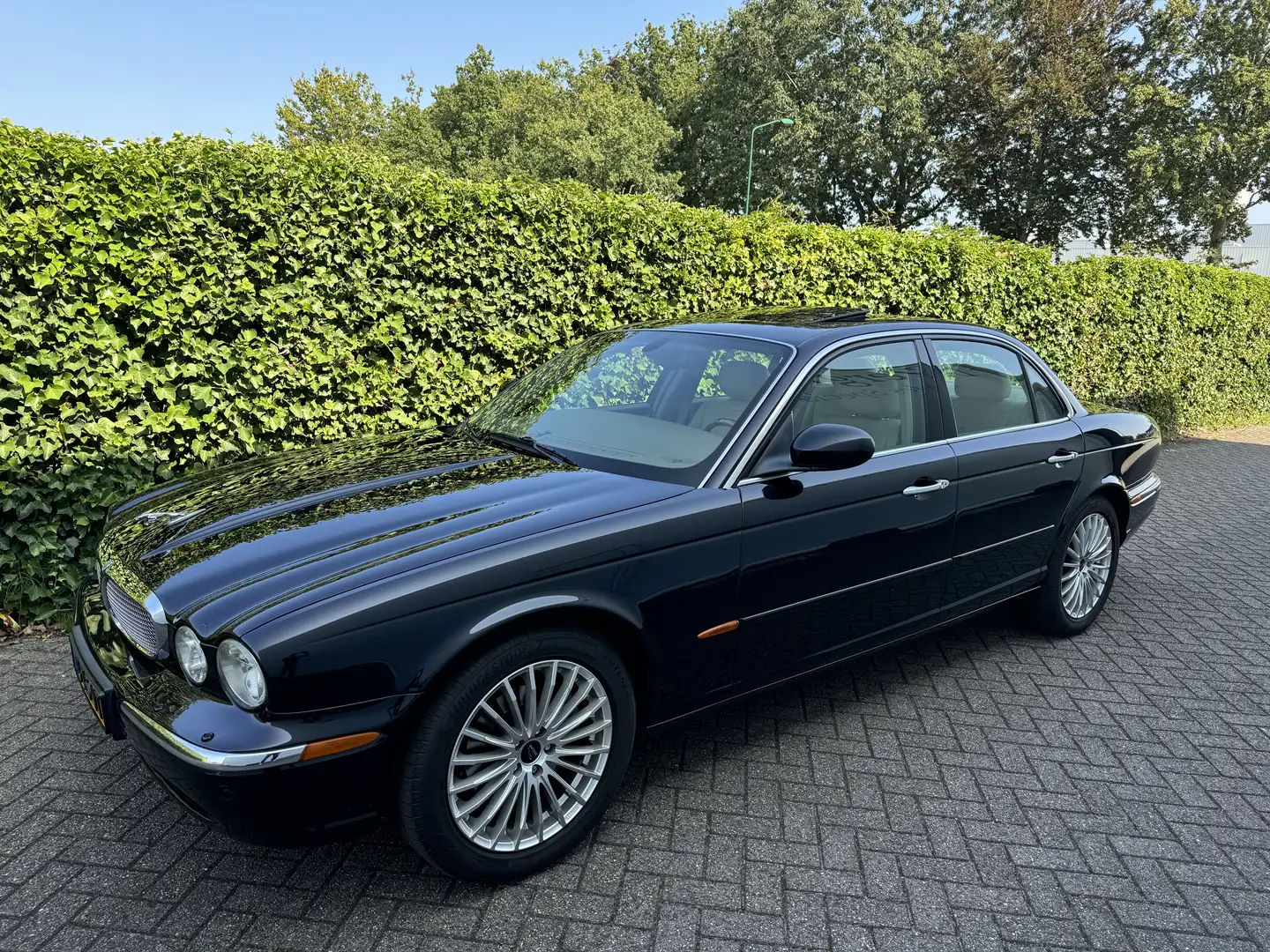 Jaguar XJ 3.0 V6 Negru - 1