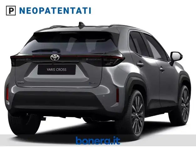 Toyota Yaris Cross view 3