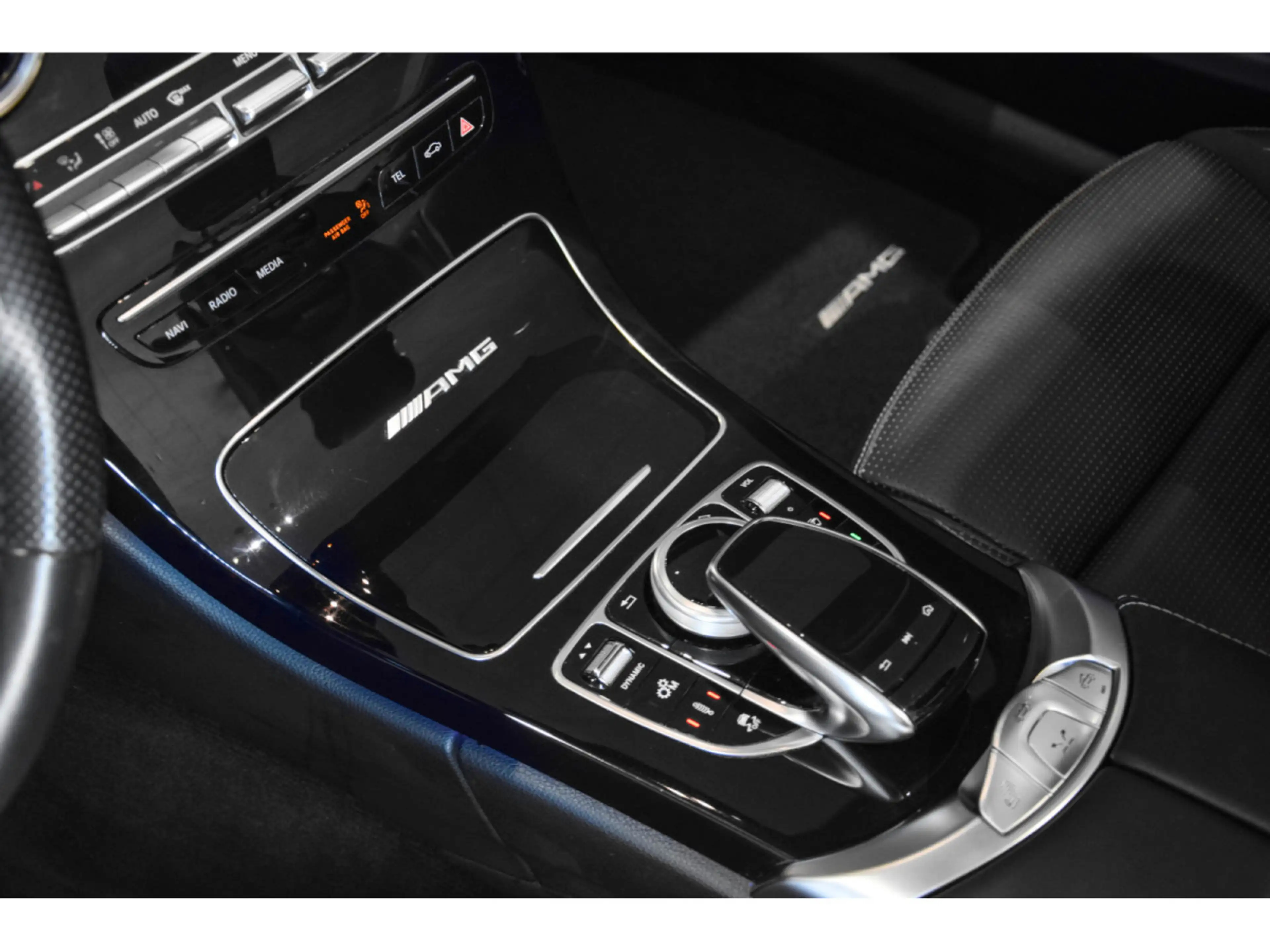 Mercedes-Benz C 63 AMG Cabriolet V8 — photo 10