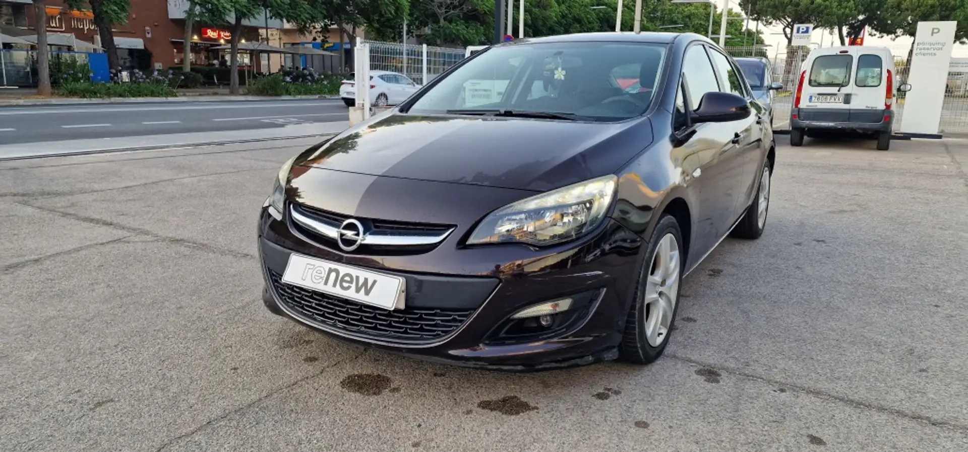 Opel Astra 1.6 Enjoy Marrón - 2