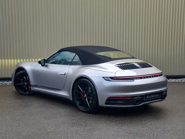 Porsche 911 view 15