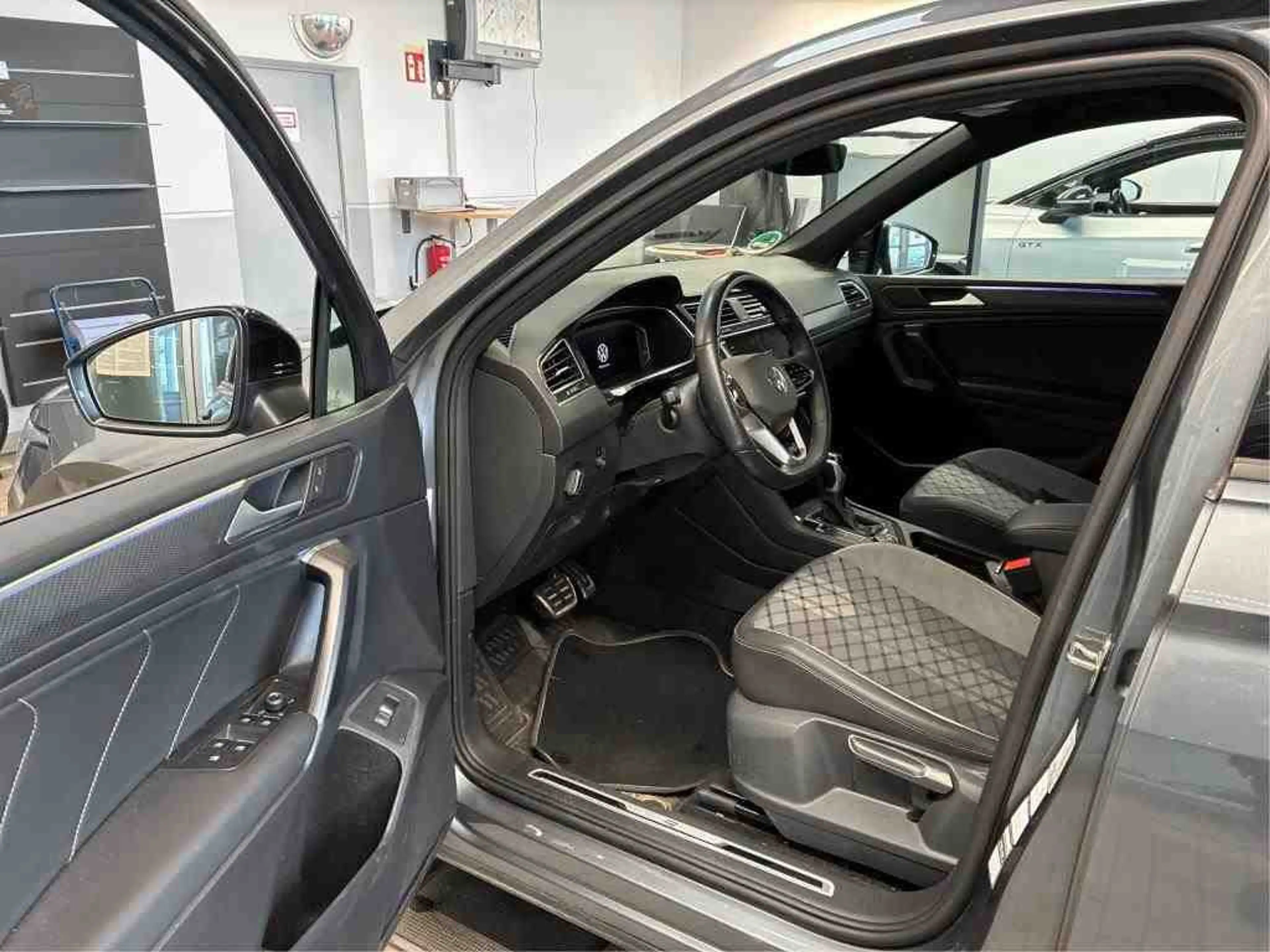 Volkswagen Tiguan Allspace R-Line 2.0TDI 4Motion +AHK+STDHZ — photo 7