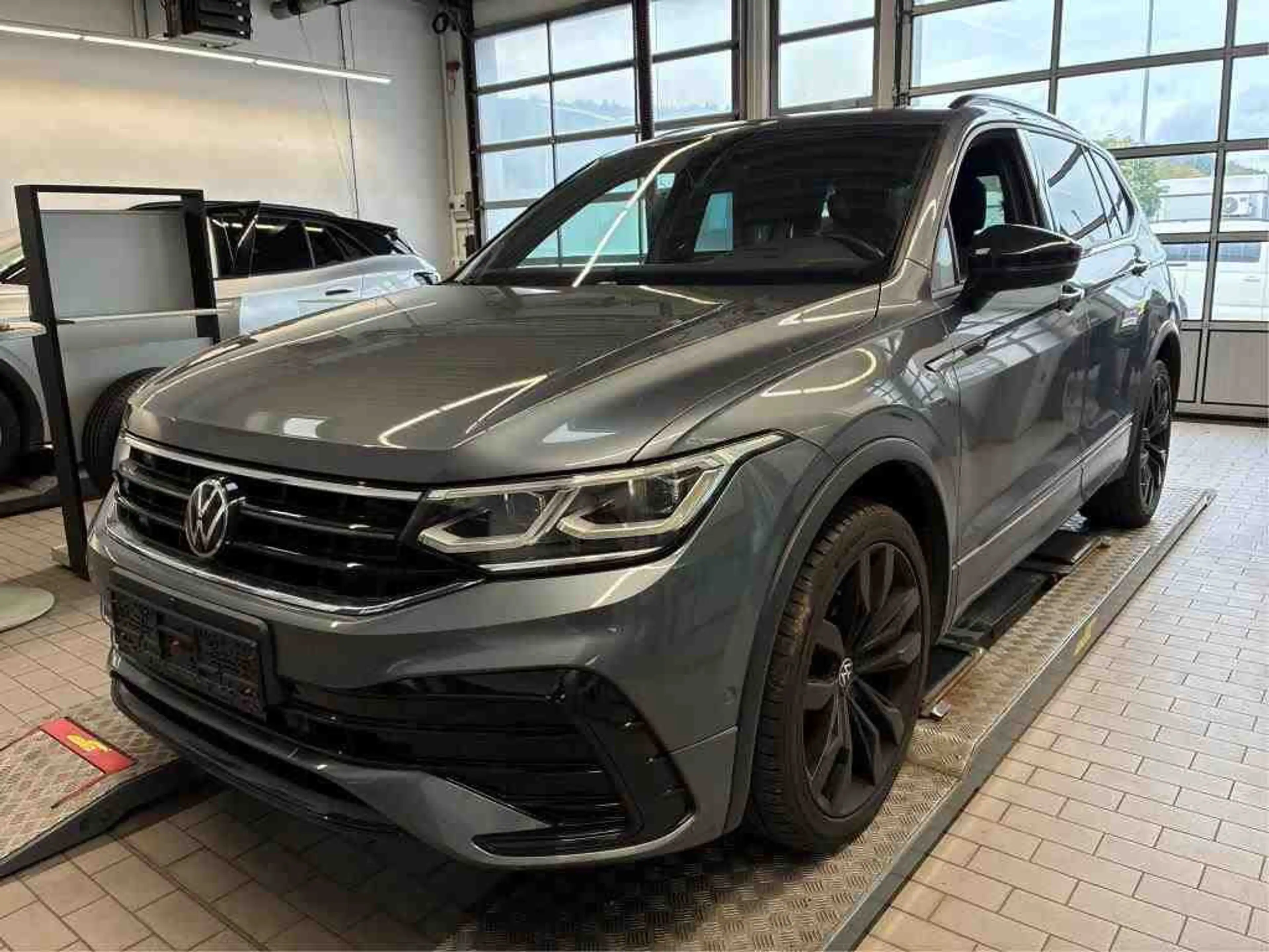 Volkswagen Tiguan Allspace R-Line 2.0TDI 4Motion +AHK+STDHZ — photo 2