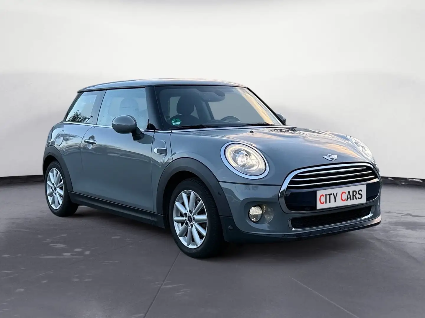 MINI Cooper 1.5 Automatik Sitzheizung Panorama LED Grau - 2