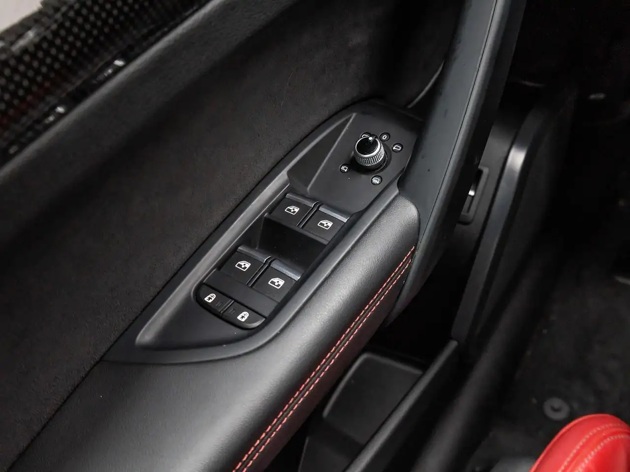 Audi SQ5 снимка Audi SQ5