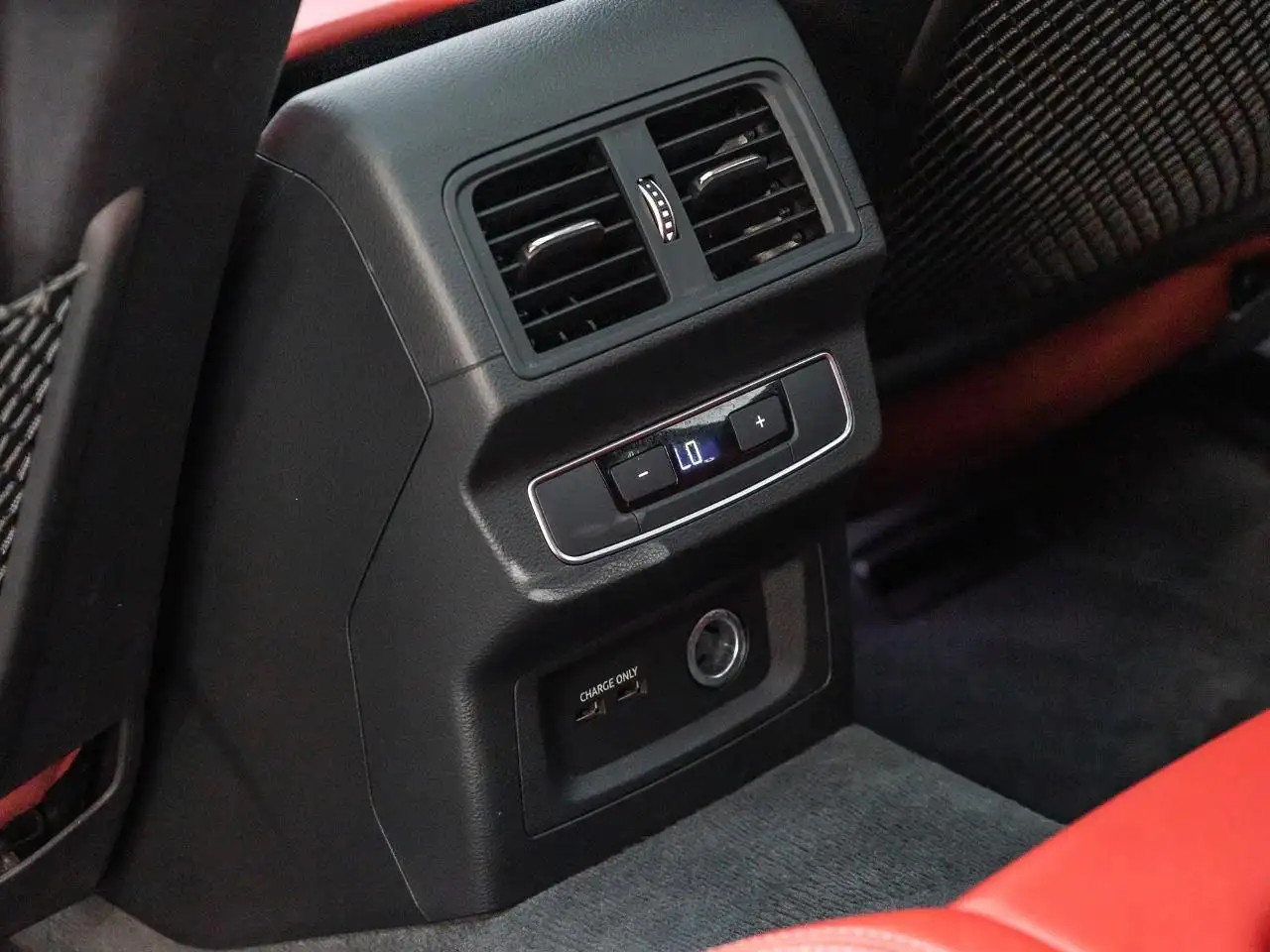 Audi SQ5 снимка Audi SQ5