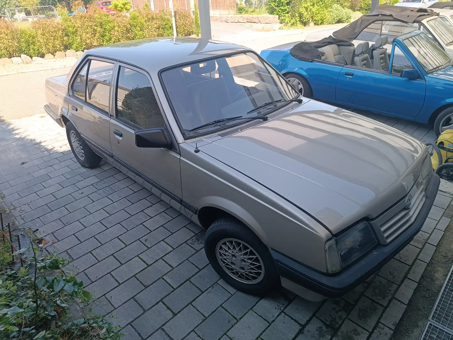 Opel Ascona 1.8 G Kat 122TKM Tüv Neu Or - 1