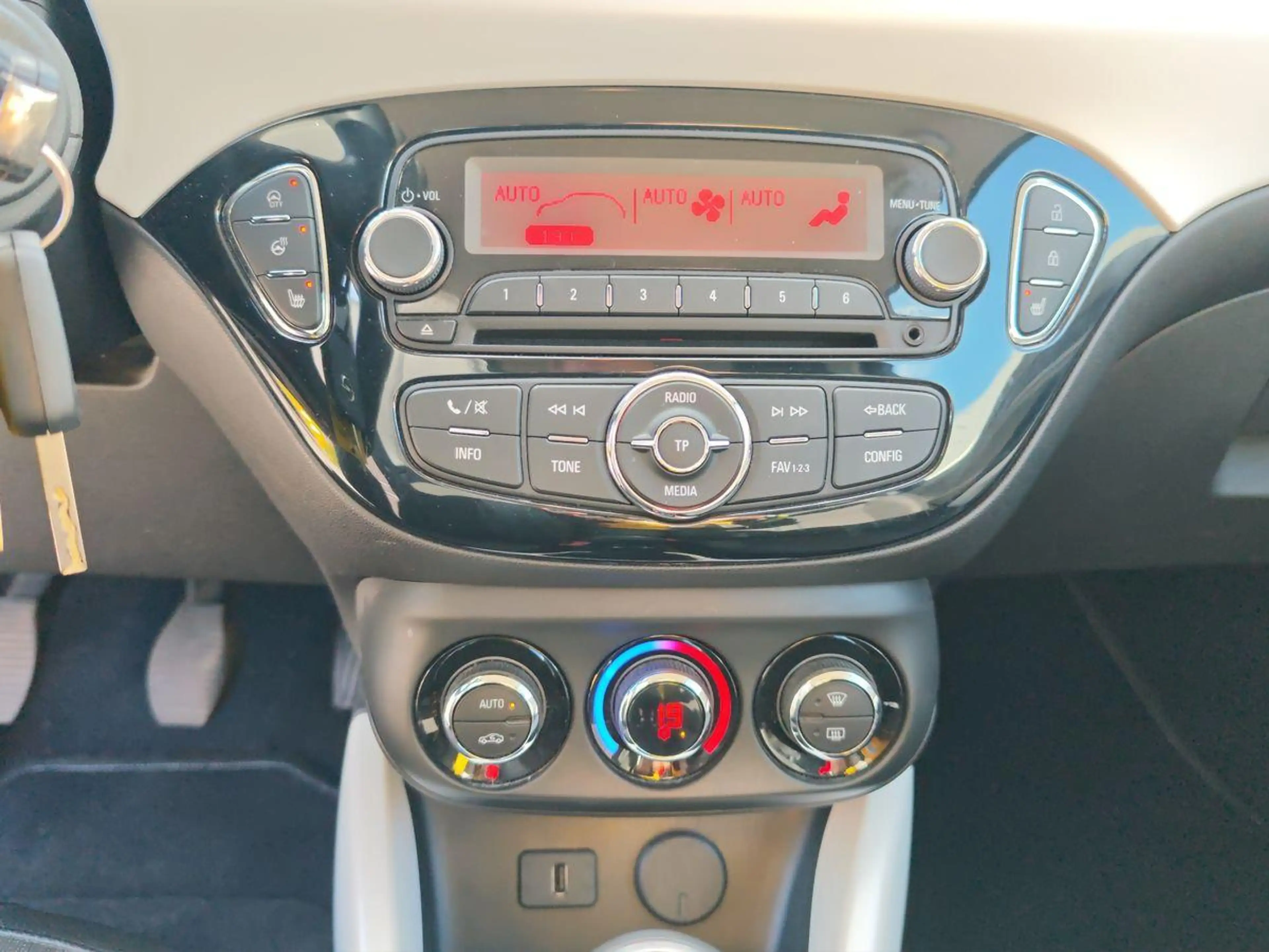Opel Adam Slam 1.4 17"/ SHZ-LHZ/Klimaauto./Bluetooth — photo 16