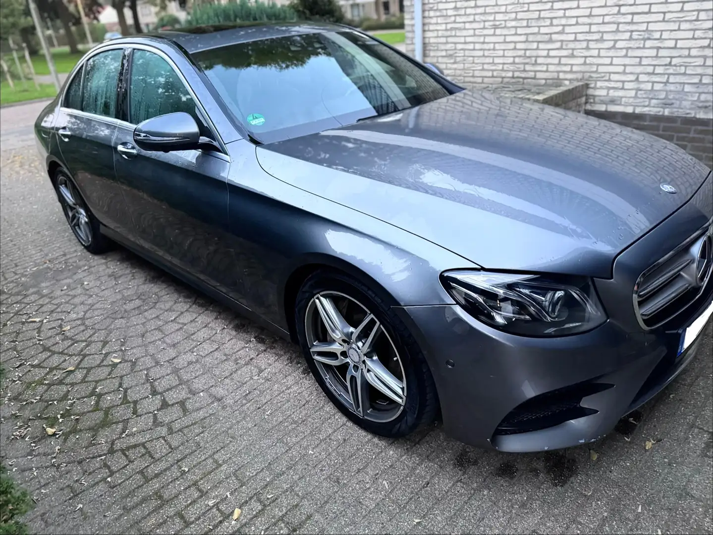 Mercedes-Benz E 350 E 350 d AMG Grijs - 2