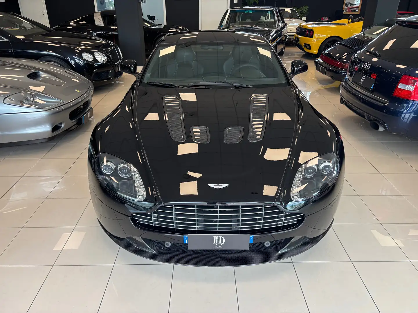 Aston Martin Vantage Vantage Coupe V12 MANUALE Nero - 2
