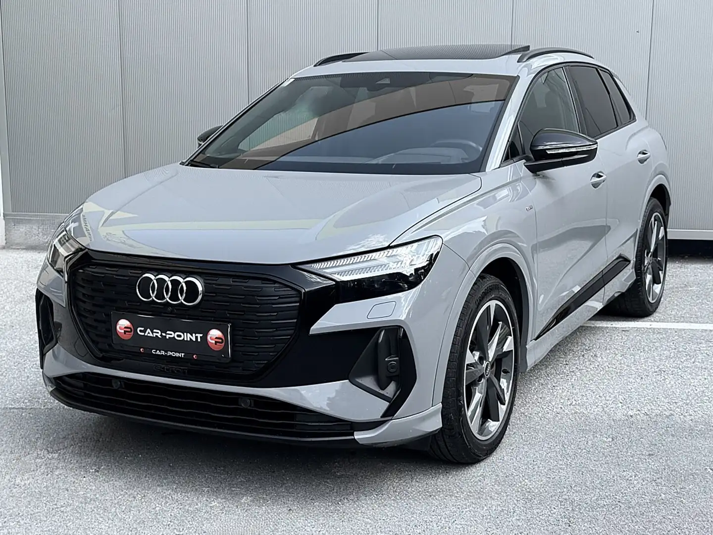 Audi Q4 e-tron Q4 40 e-tron 82kWh S-Line innen+außen NP-74k Grau - 1