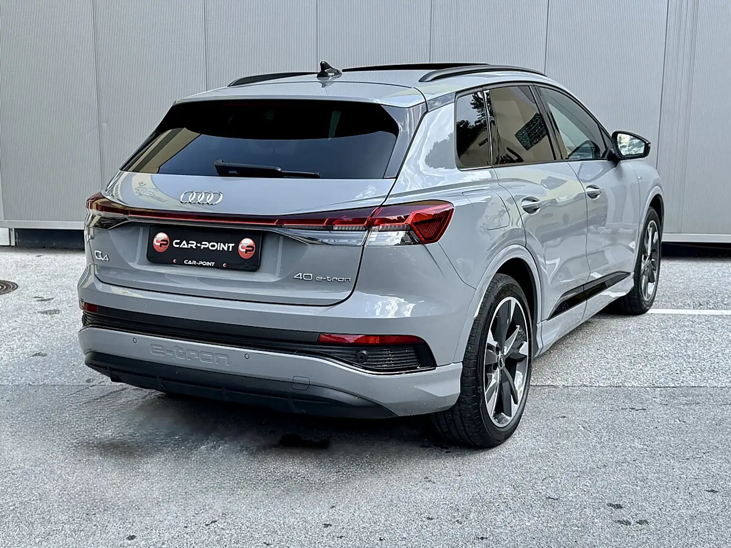 Audi Q4 e-tron Q4 40 e-tron 82kWh S-Line innen+außen NP-74k Grau - 2