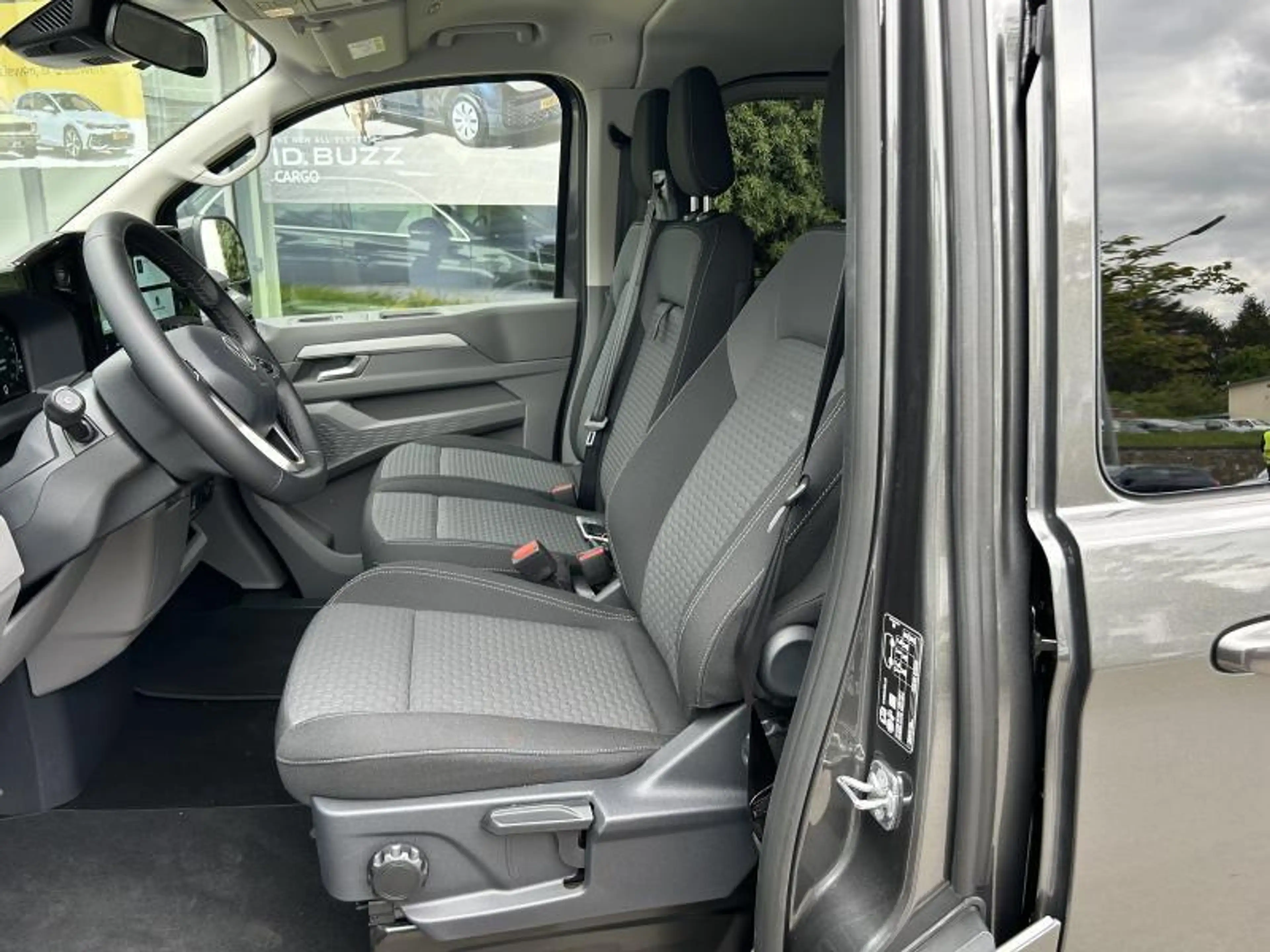 Volkswagen T7 Caravelle Life, Boite Aut, 9 places, GPS — photo 9