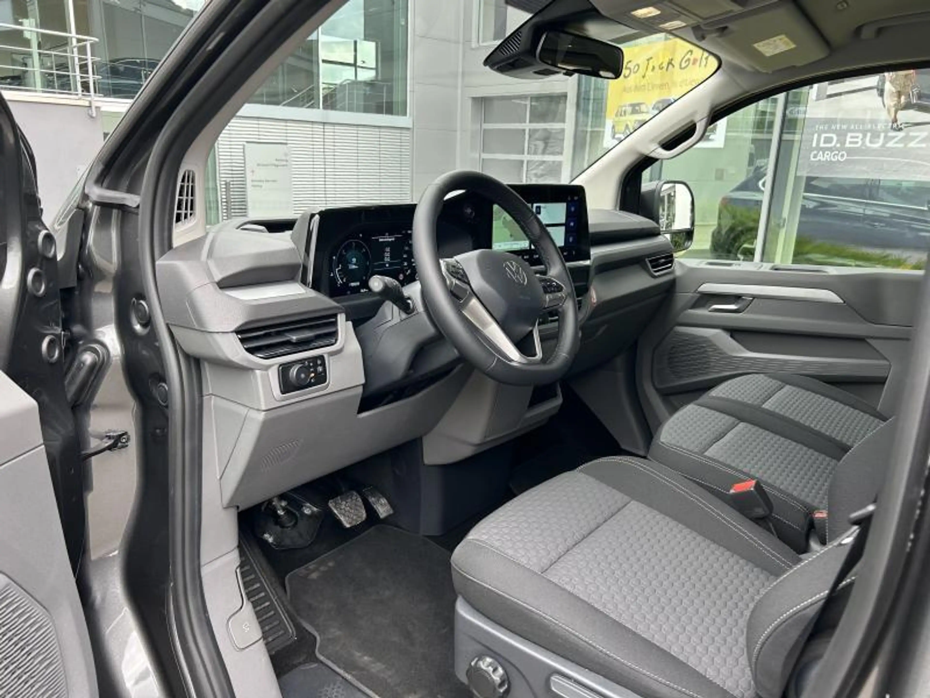 Volkswagen T7 Caravelle Life, Boite Aut, 9 places, GPS — photo 8
