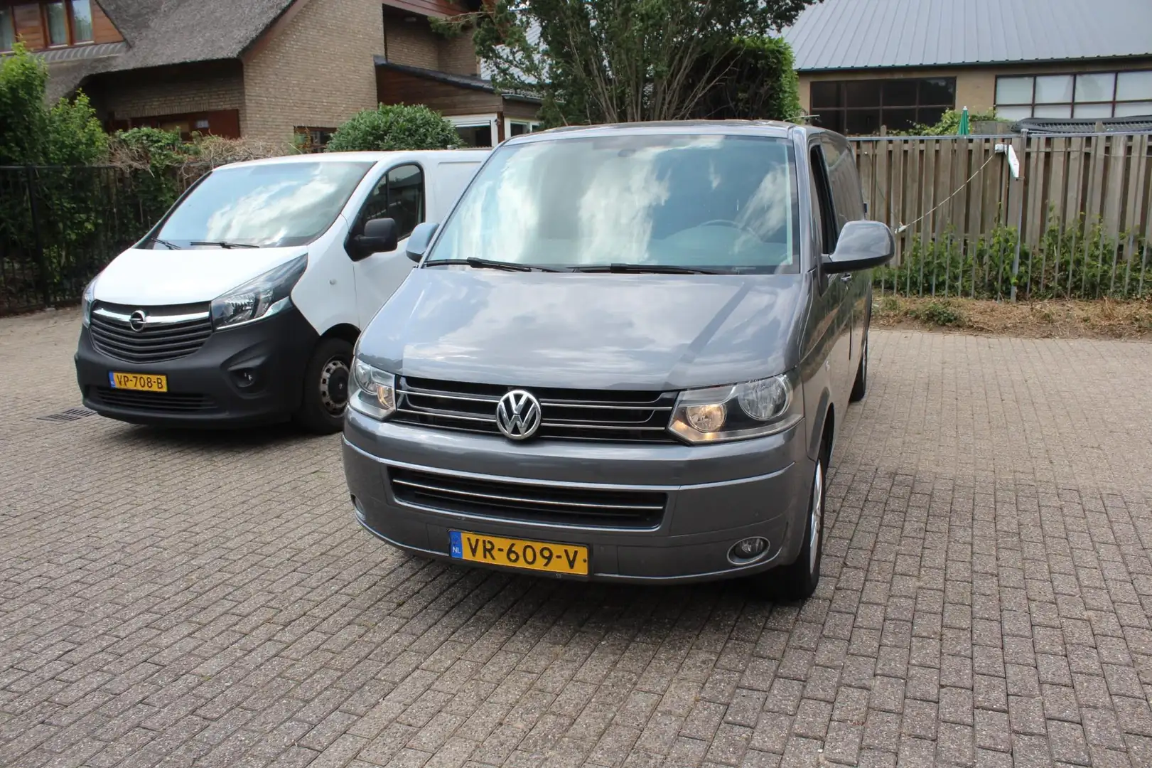 Volkswagen Transporter EXTRA LANGE UITV 2.0 TDI L2H1 DC Comfortline Grijs - 2