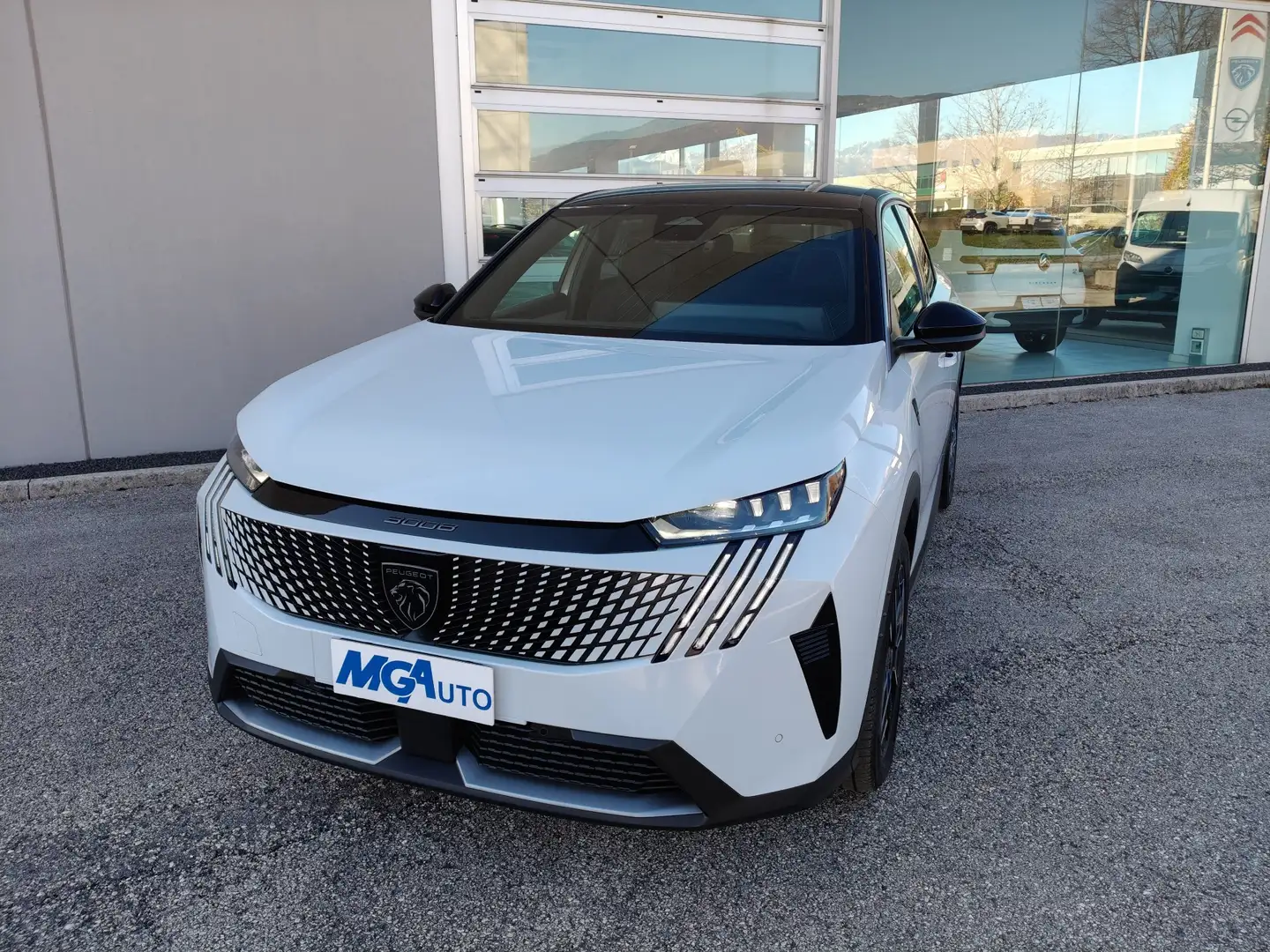 Peugeot 3008 1.2 hybrid 48V GT 145 cv e-dcs6 Bianco - 2