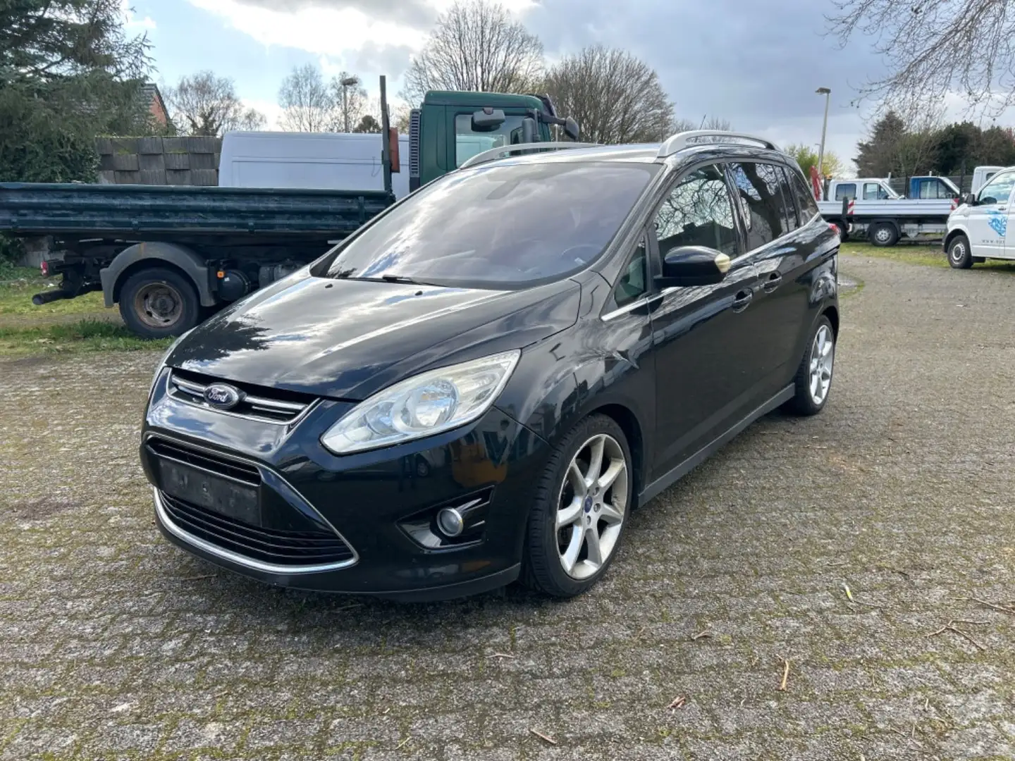 Ford Grand C-Max 7 Sitzer Leder .PanoramaDach. Navi Schwarz - 1