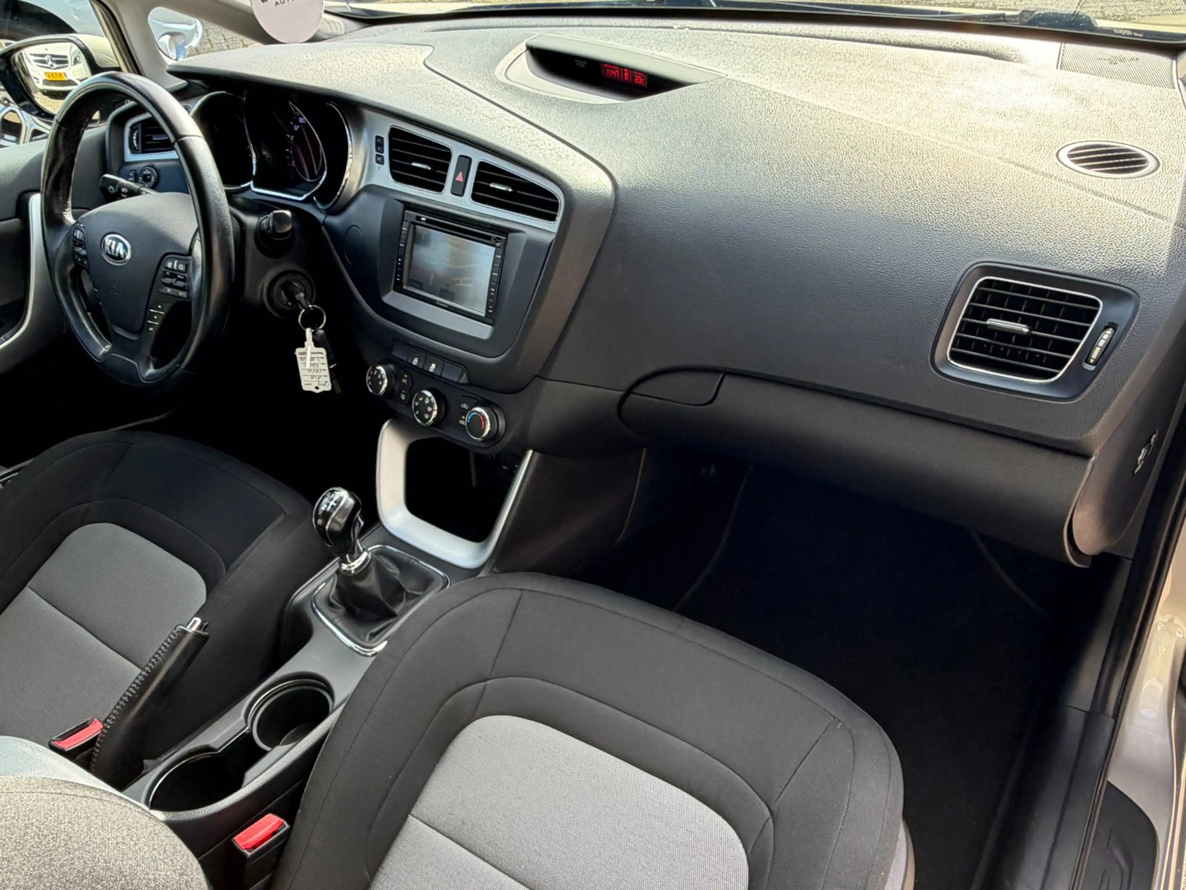 Kia Ceed / cee'd 1.6 GDI 20th Anniversary 5Drs Navi Cruise Airco NL — photo 8