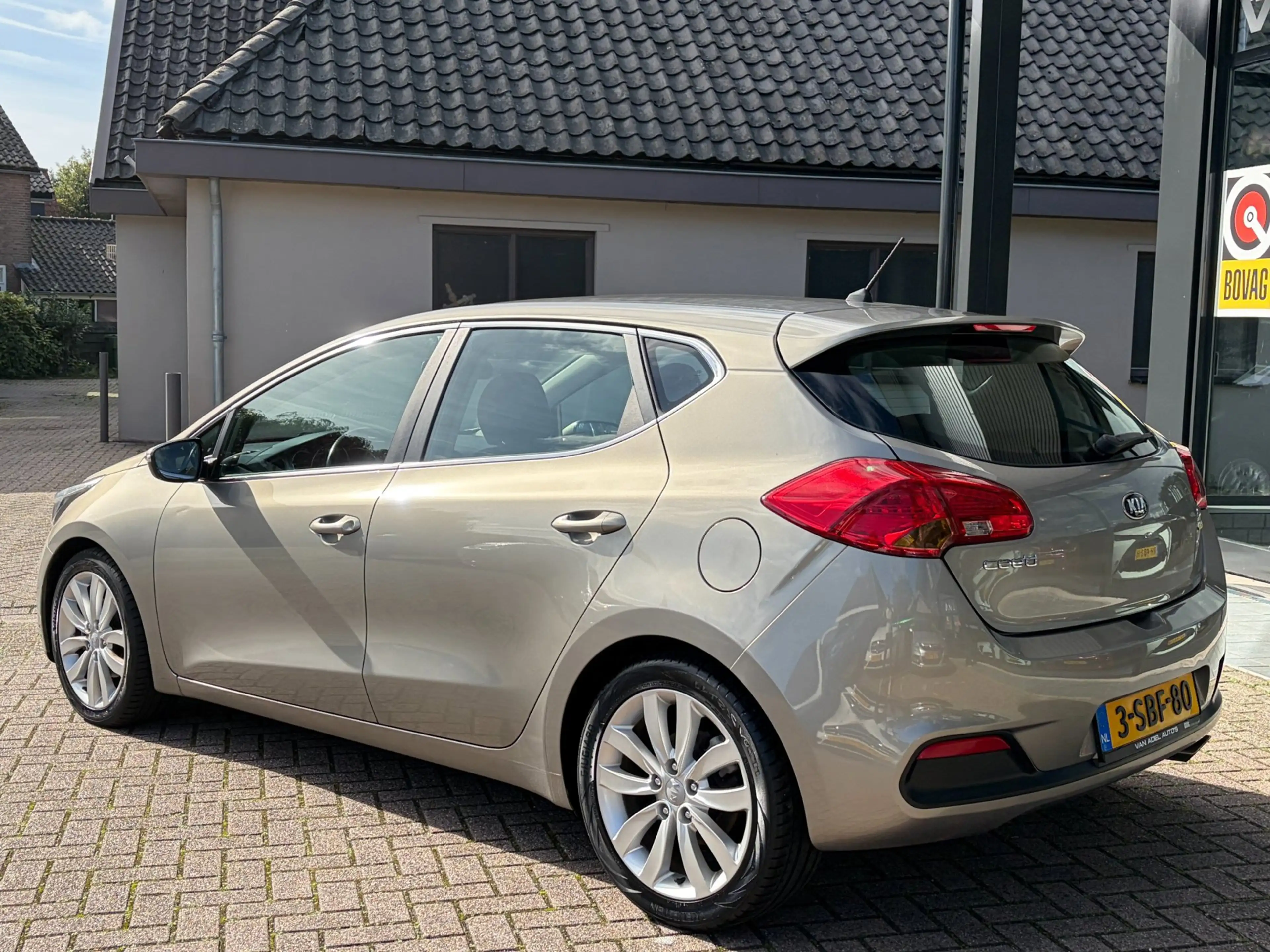 Kia Ceed / cee'd 1.6 GDI 20th Anniversary 5Drs Navi Cruise Airco NL — photo 3
