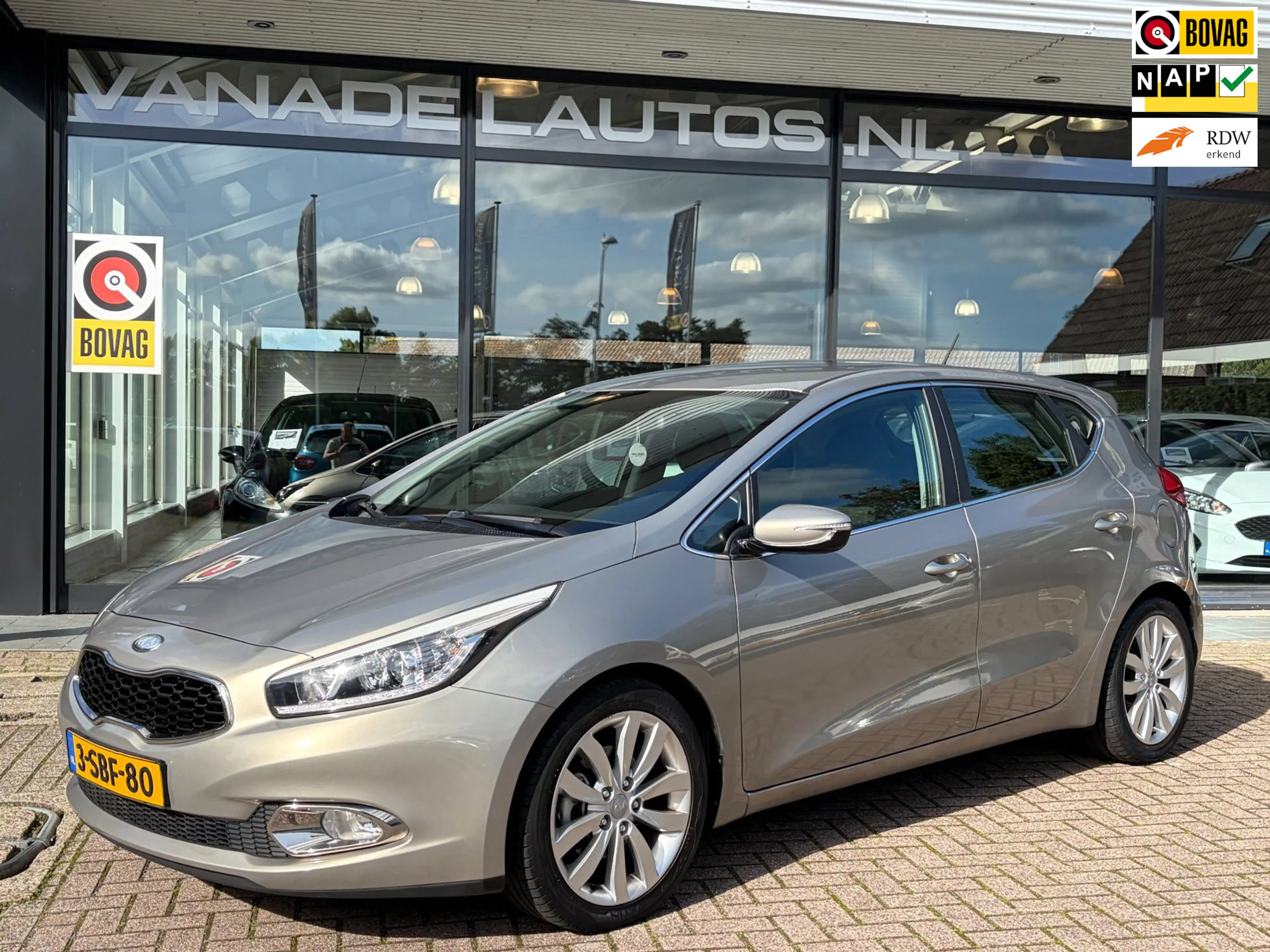 Kia Ceed / cee'd 1.6 GDI 20th Anniversary 5Drs Navi Cruise Airco NL