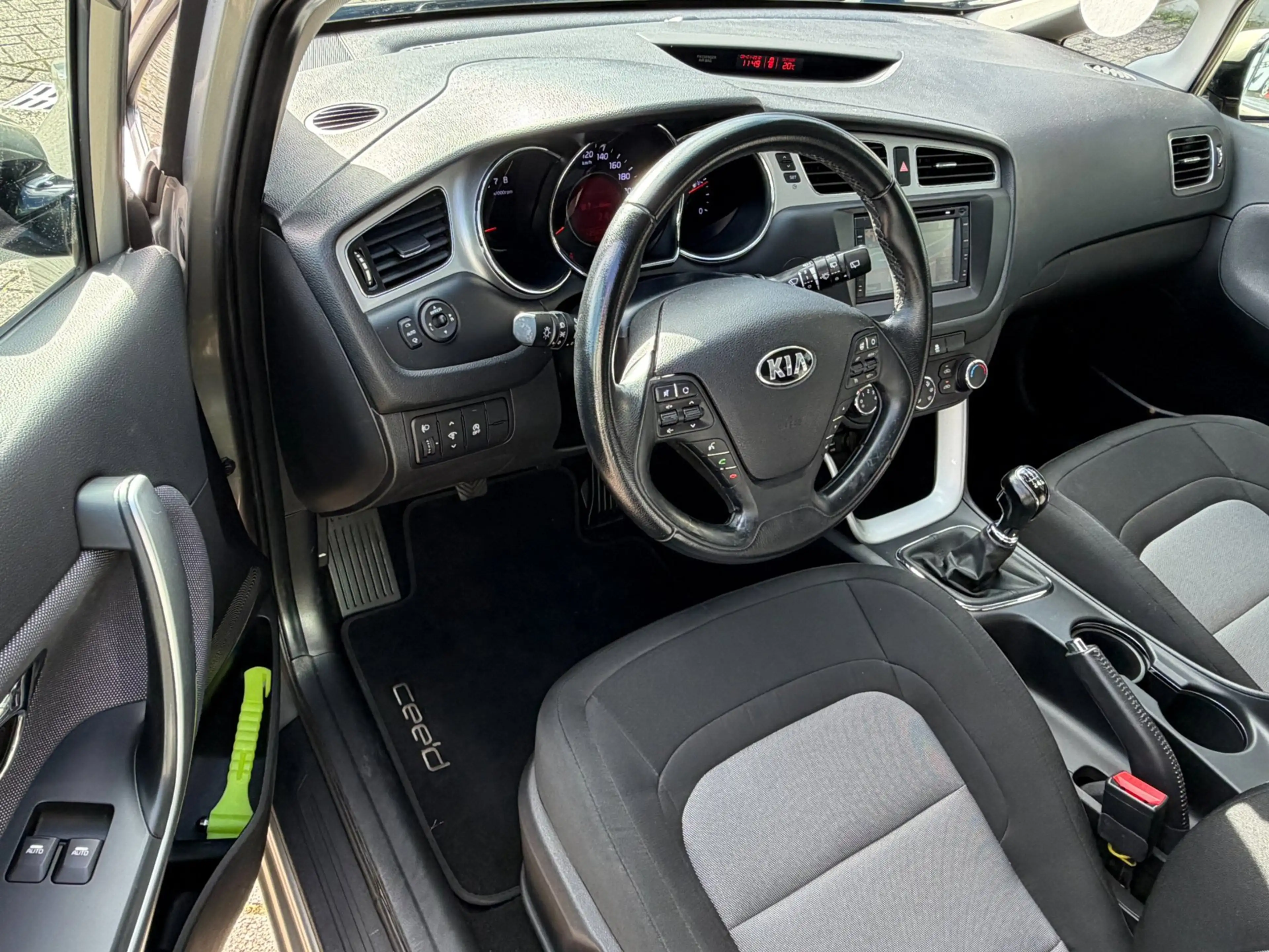 Kia Ceed / cee'd 1.6 GDI 20th Anniversary 5Drs Navi Cruise Airco NL — photo 13
