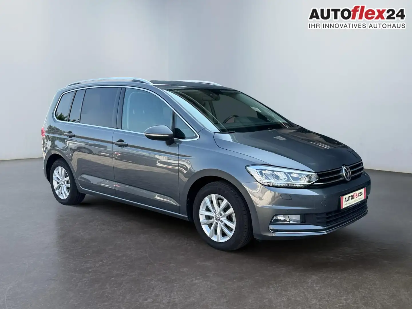 Volkswagen Touran 2.0 TDI Highline AHK 3Zokl 7Sit LED Navi 110 kW... Šedá - 2