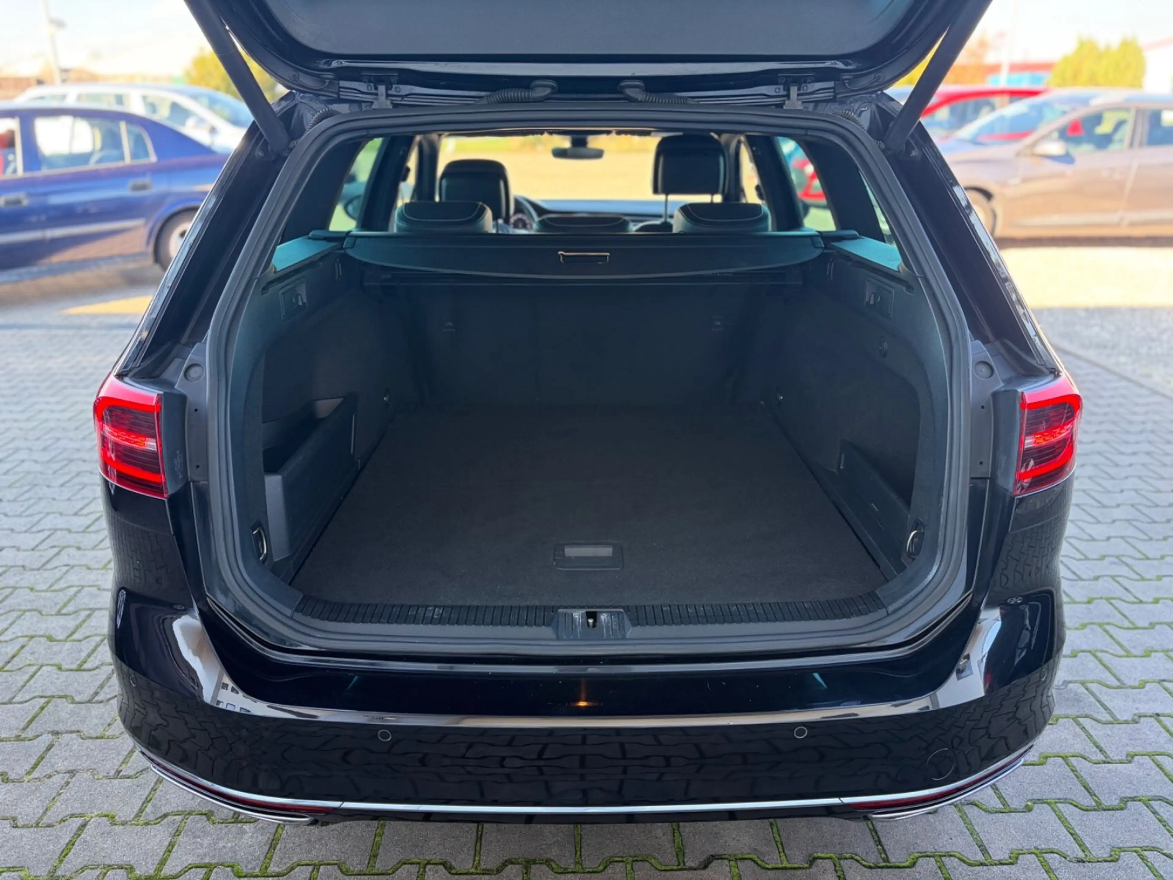 Volkswagen Passat Variant Passat R-Line 4Motion 2.0 TDI * ACC*LED*KeyGo* — photo 15