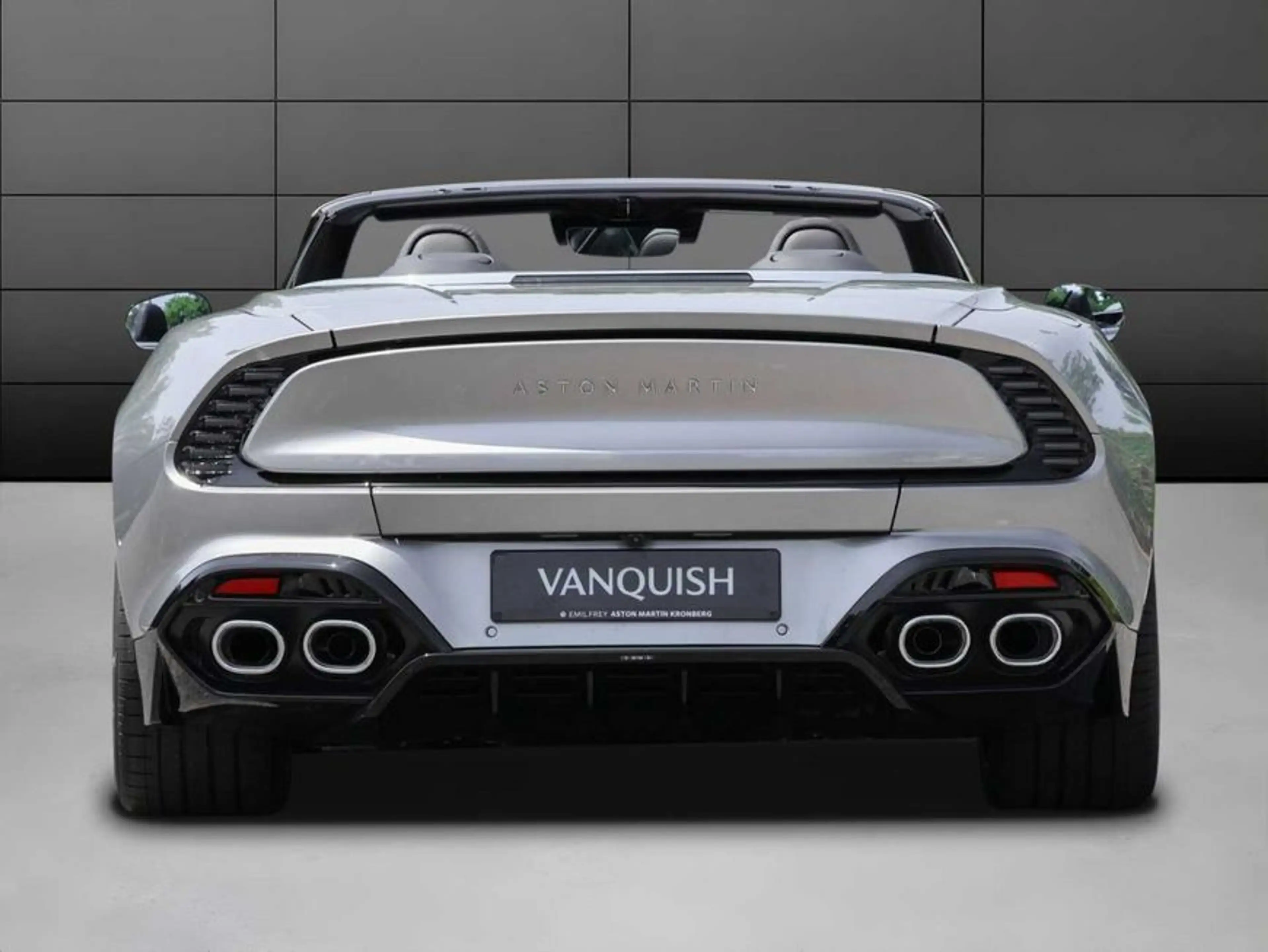 Aston Martin Vanquish Volante — photo 6