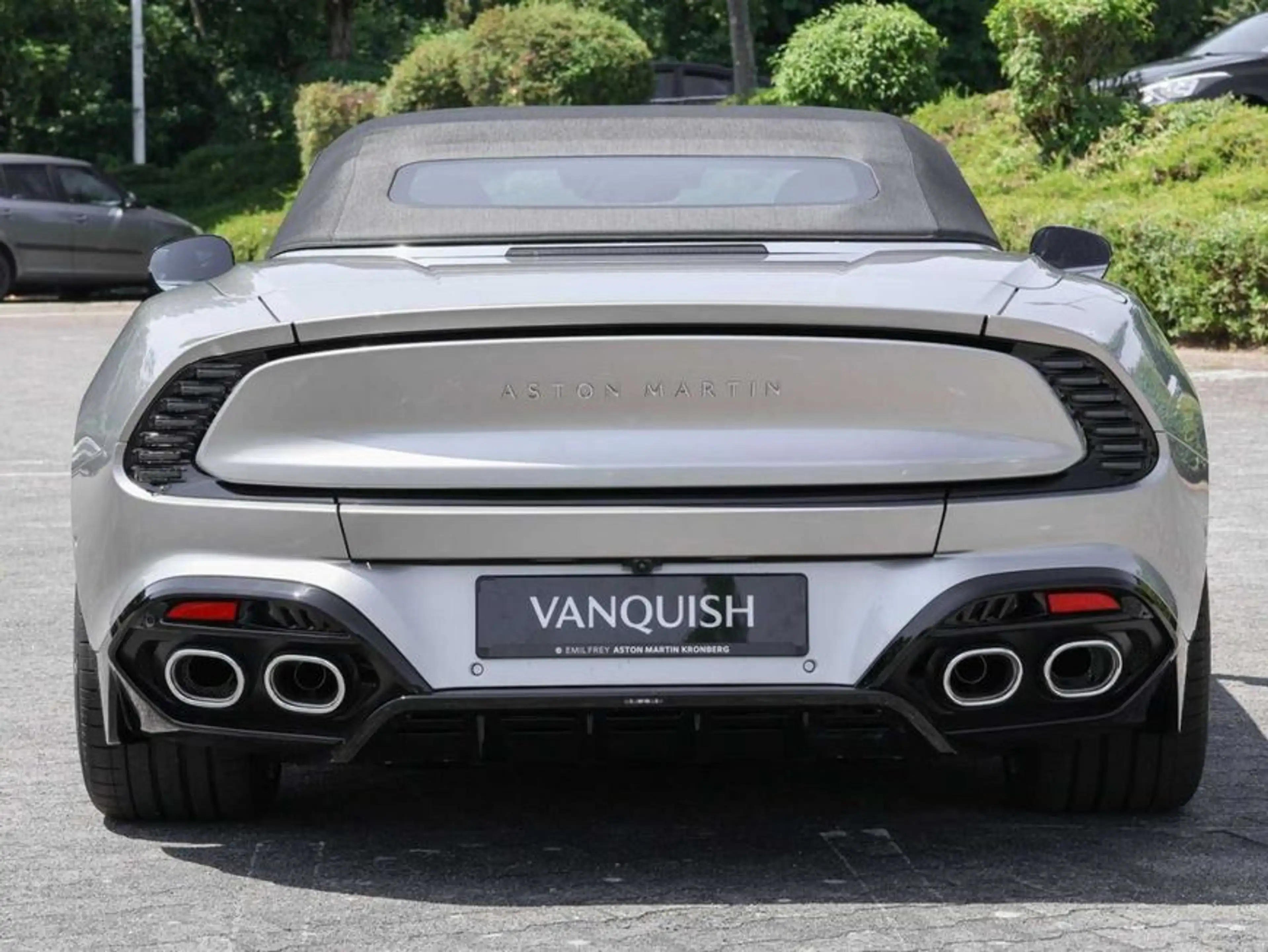 Aston Martin Vanquish Volante — photo 7