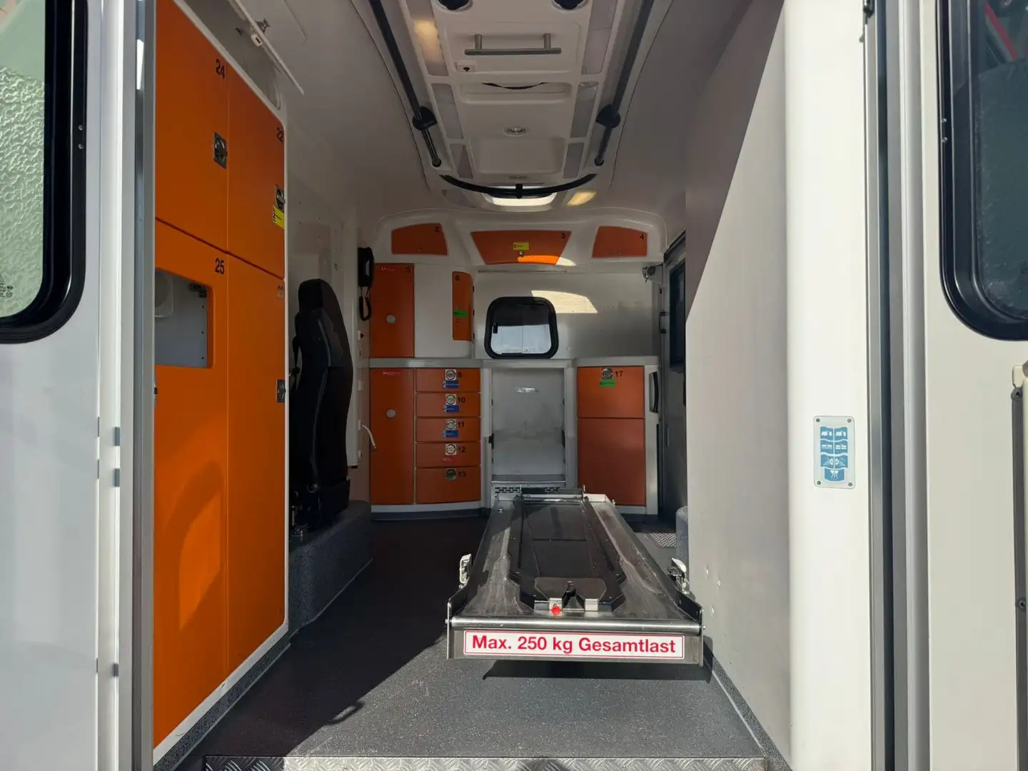 Volkswagen Crafter RTW Rettungswagen Klima Kamera Camper Blanco - 2
